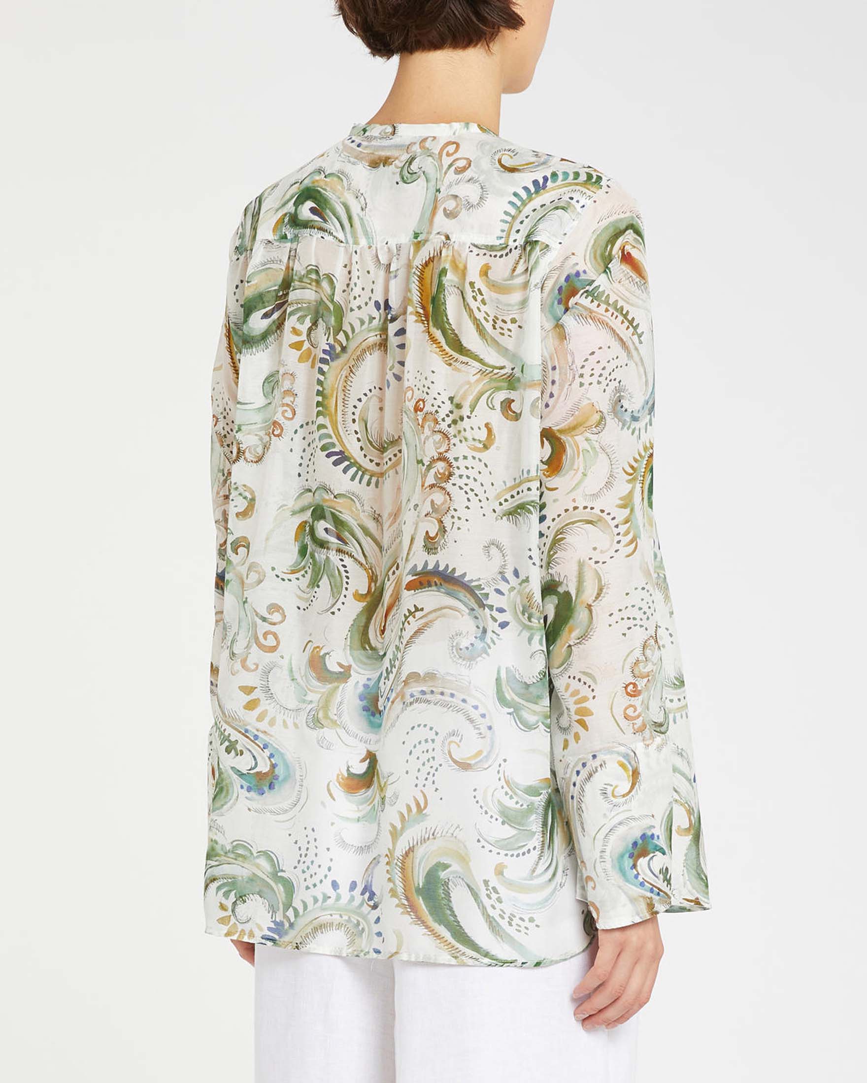 Camicia bianca Marella in voile a stampa paisley con collo alla coreana e spacchi laterali image