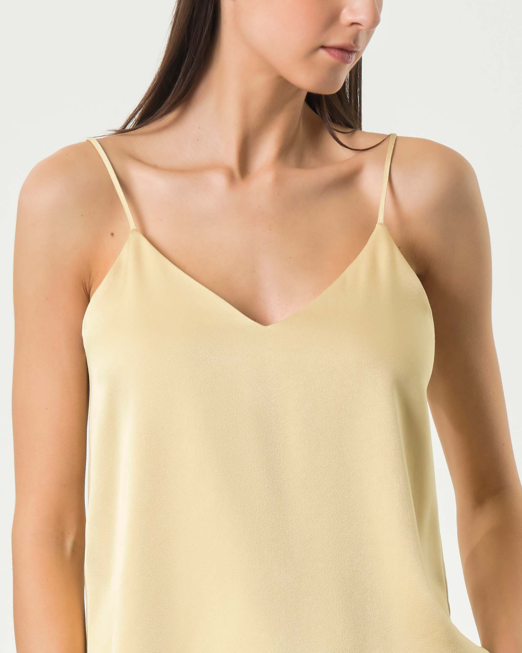 Top Marella giallo in satin con spalline sottili e scollo a V image