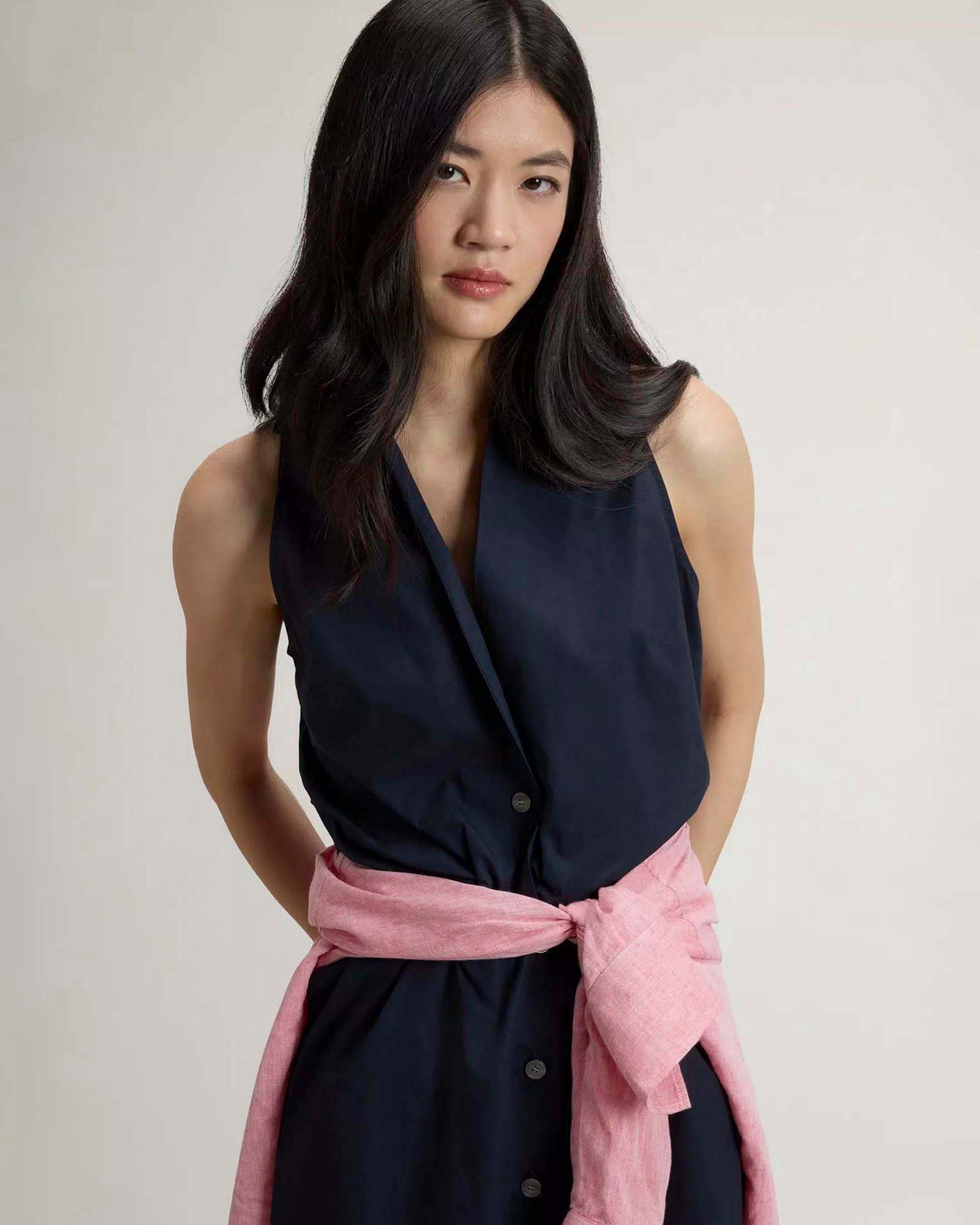 Abito chemisier smanicato Woolrich blu scuro in cotone con cintura image