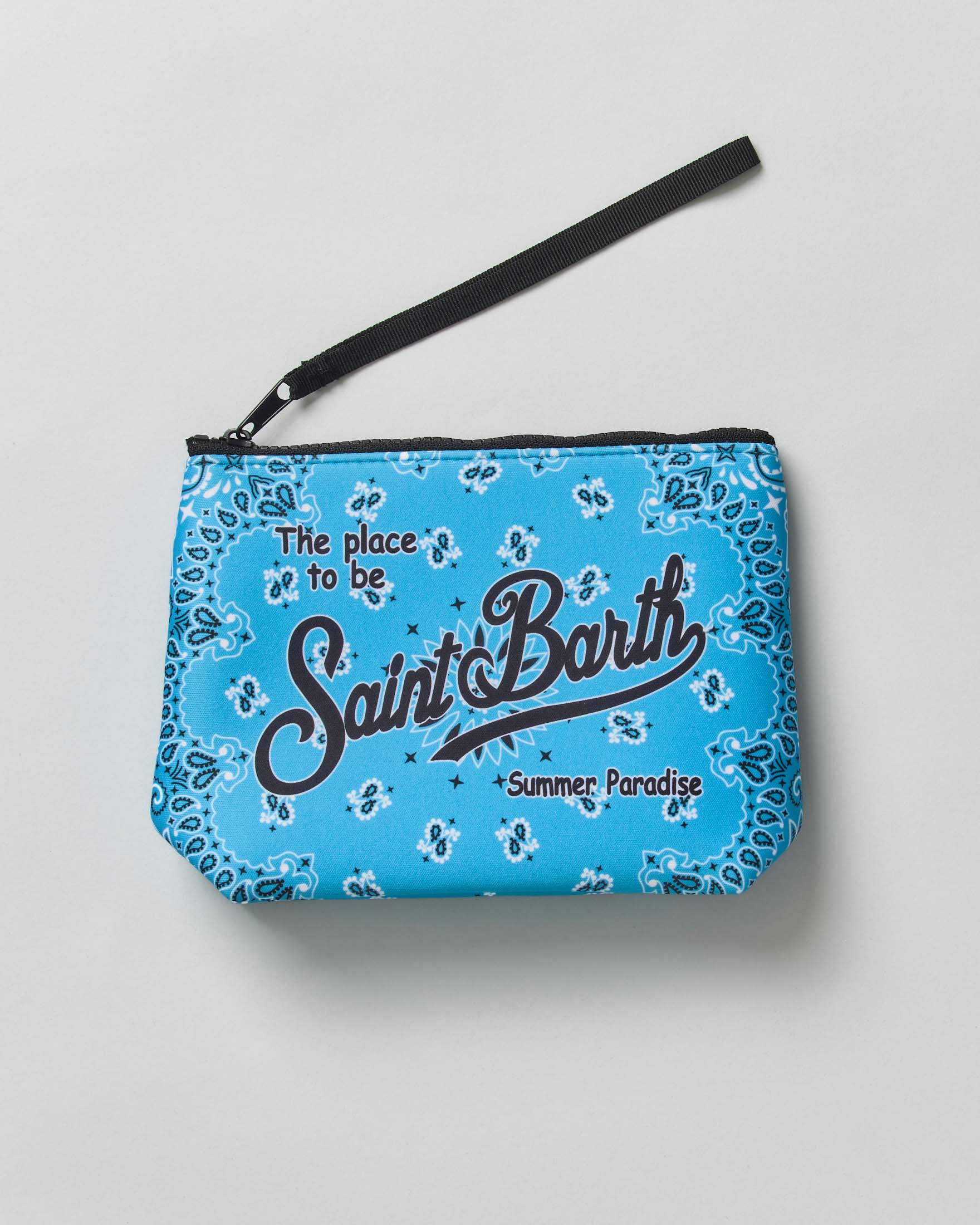 Pochette Aline celeste in neoprene con stampa grafica bandana