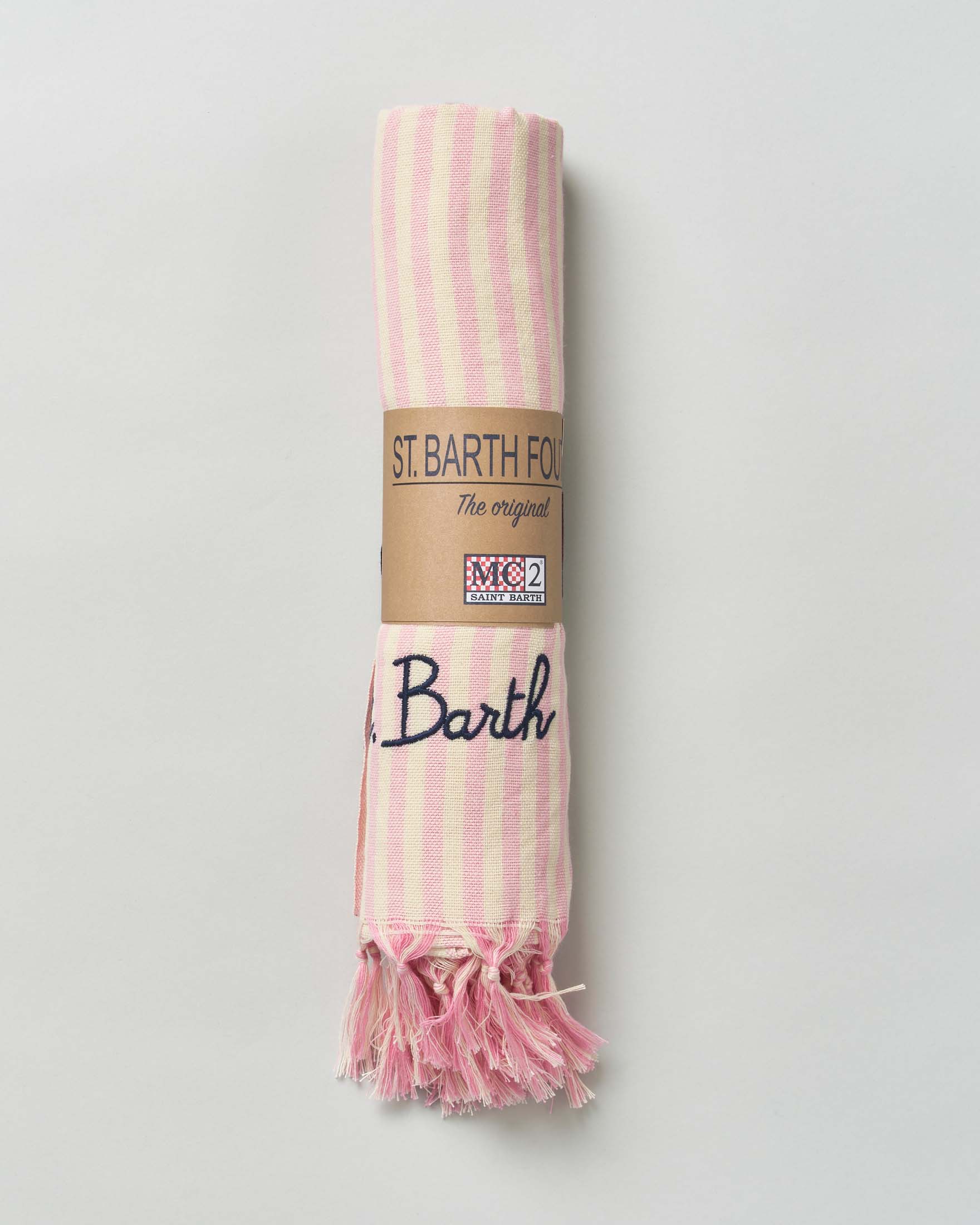 Telo mare in cotone a righe rosa e panna verticali con frange al fondo e scritta logo ricamata