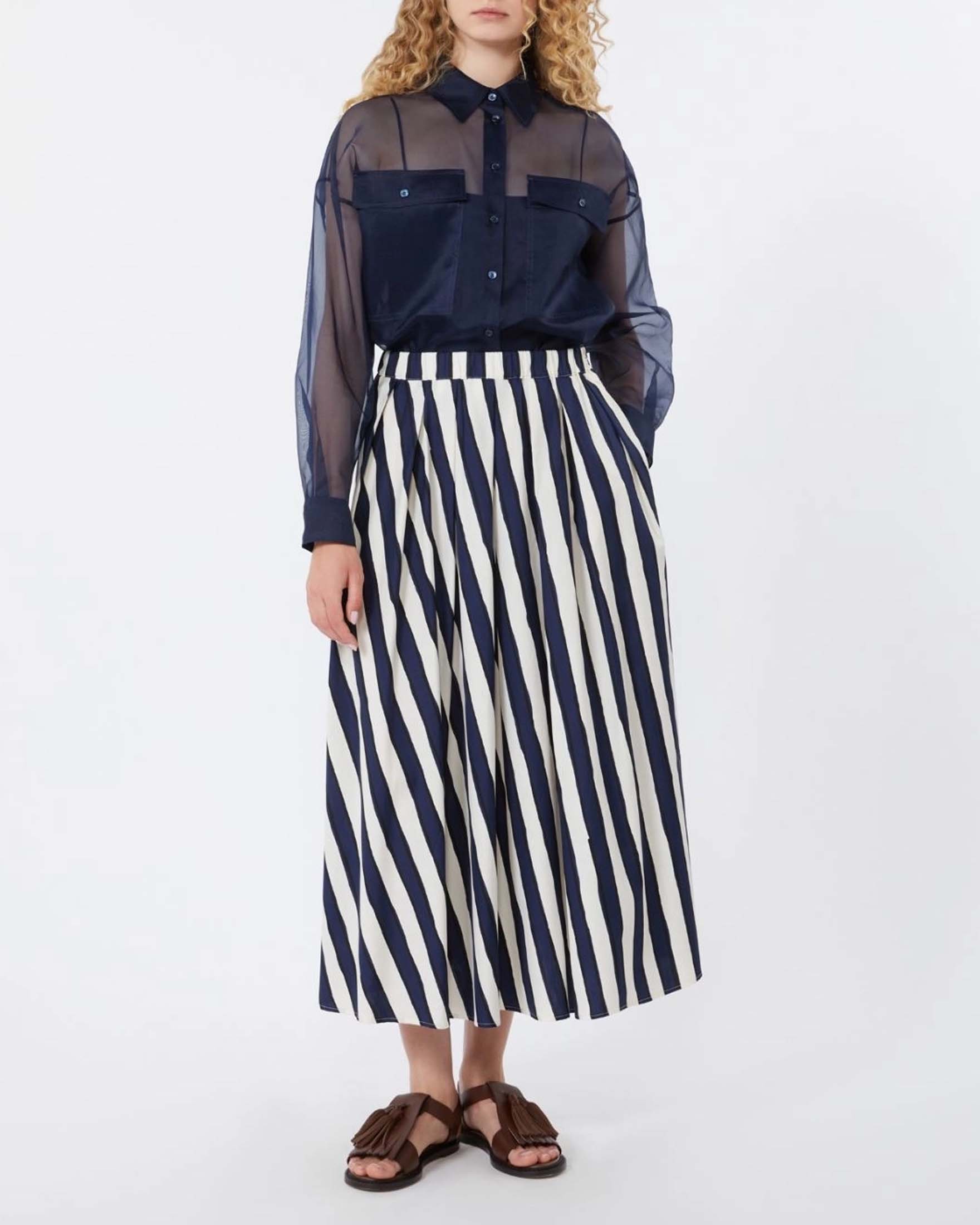 Camicia crop Weekend Max Mara blu in organza di seta con top sottoveste abbinato