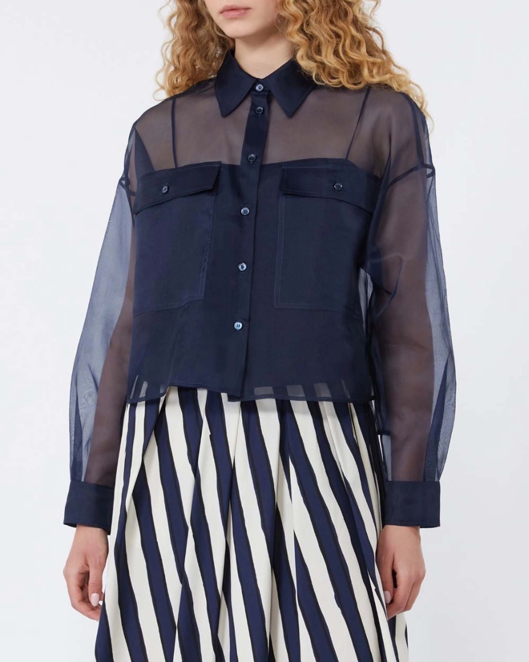 Camicia crop Weekend Max Mara blu in organza di seta con top sottoveste abbinato image