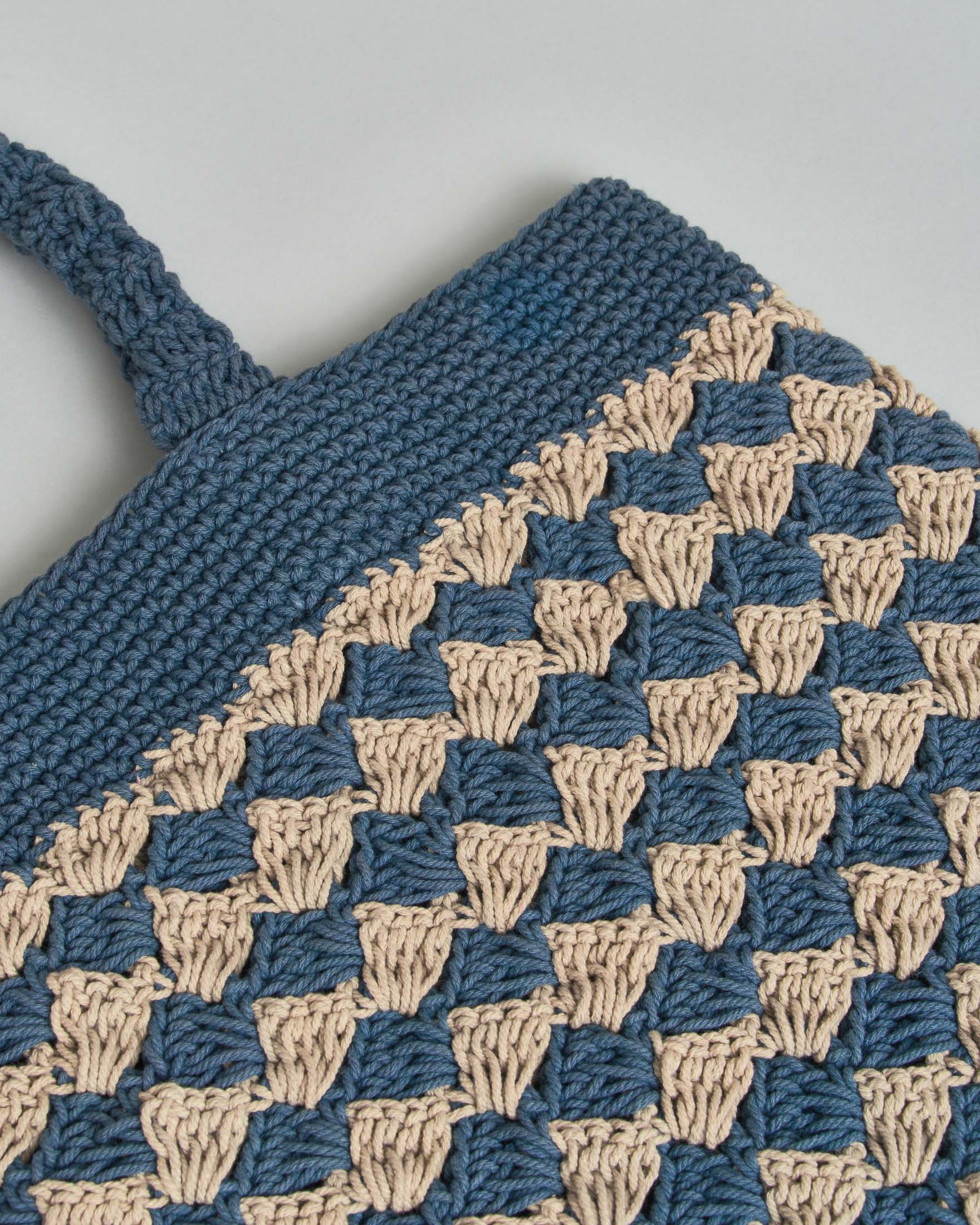 Shopper crochet Raja con motivo rombi avio e taupe image