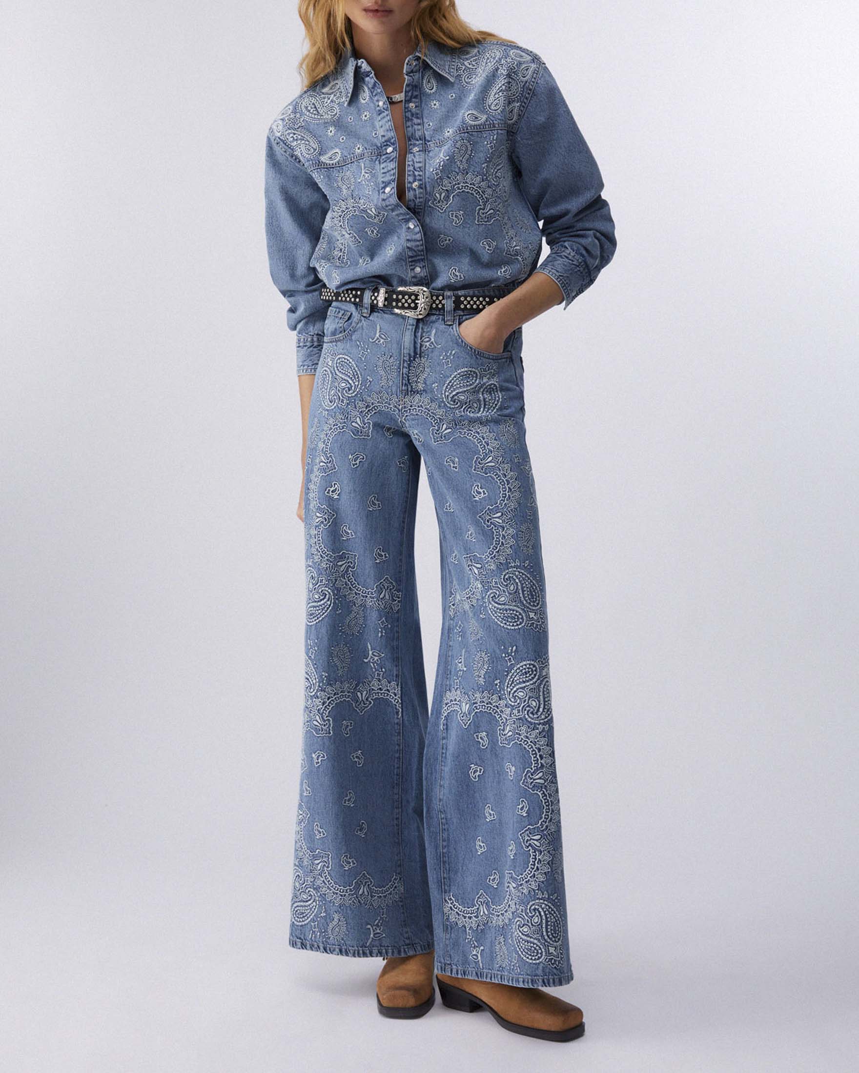 Jeans flare Liu Jo lavaggio stonewash a vita alta con fantasia paisley