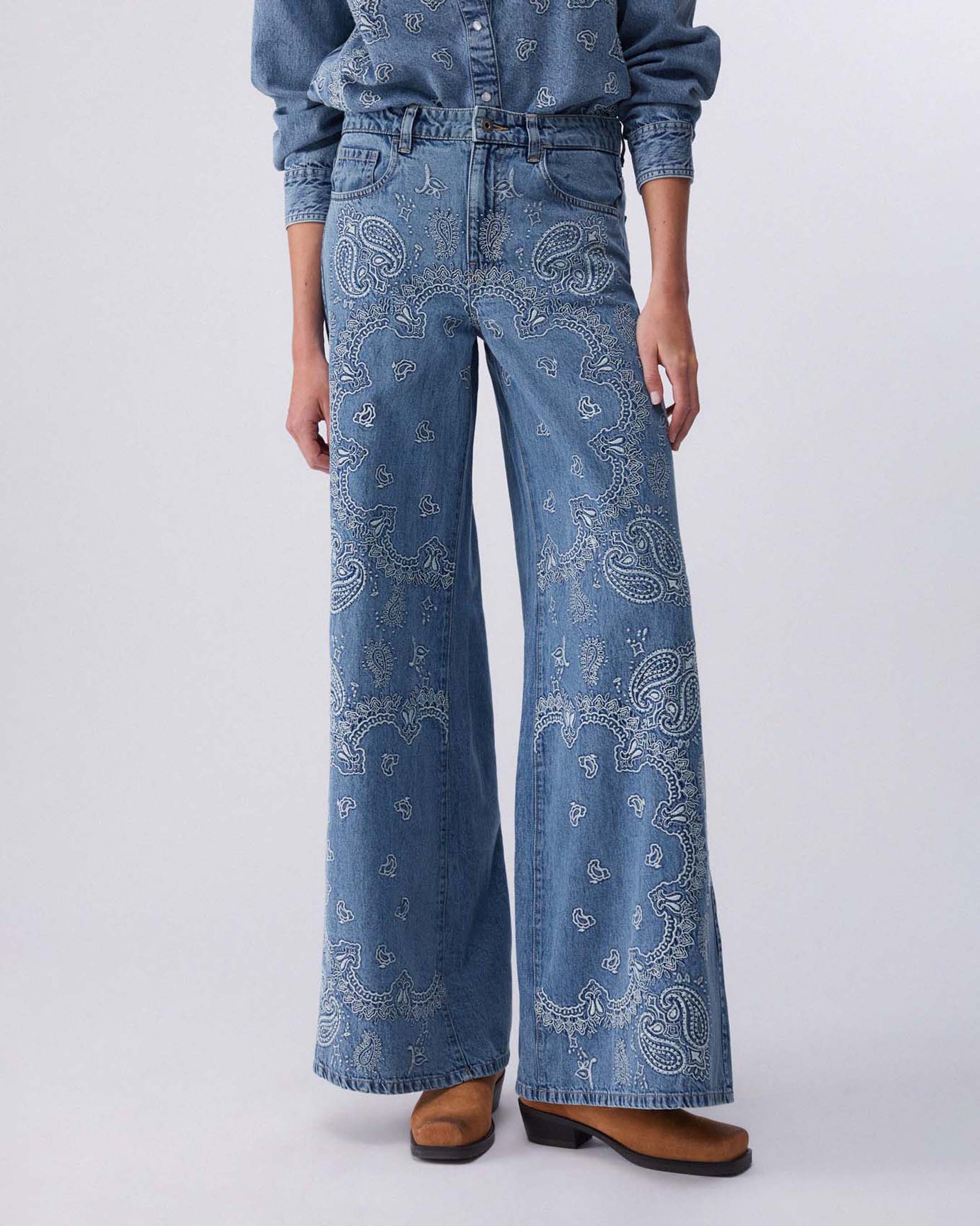 Jeans flare Liu Jo lavaggio stonewash a vita alta con fantasia paisley image