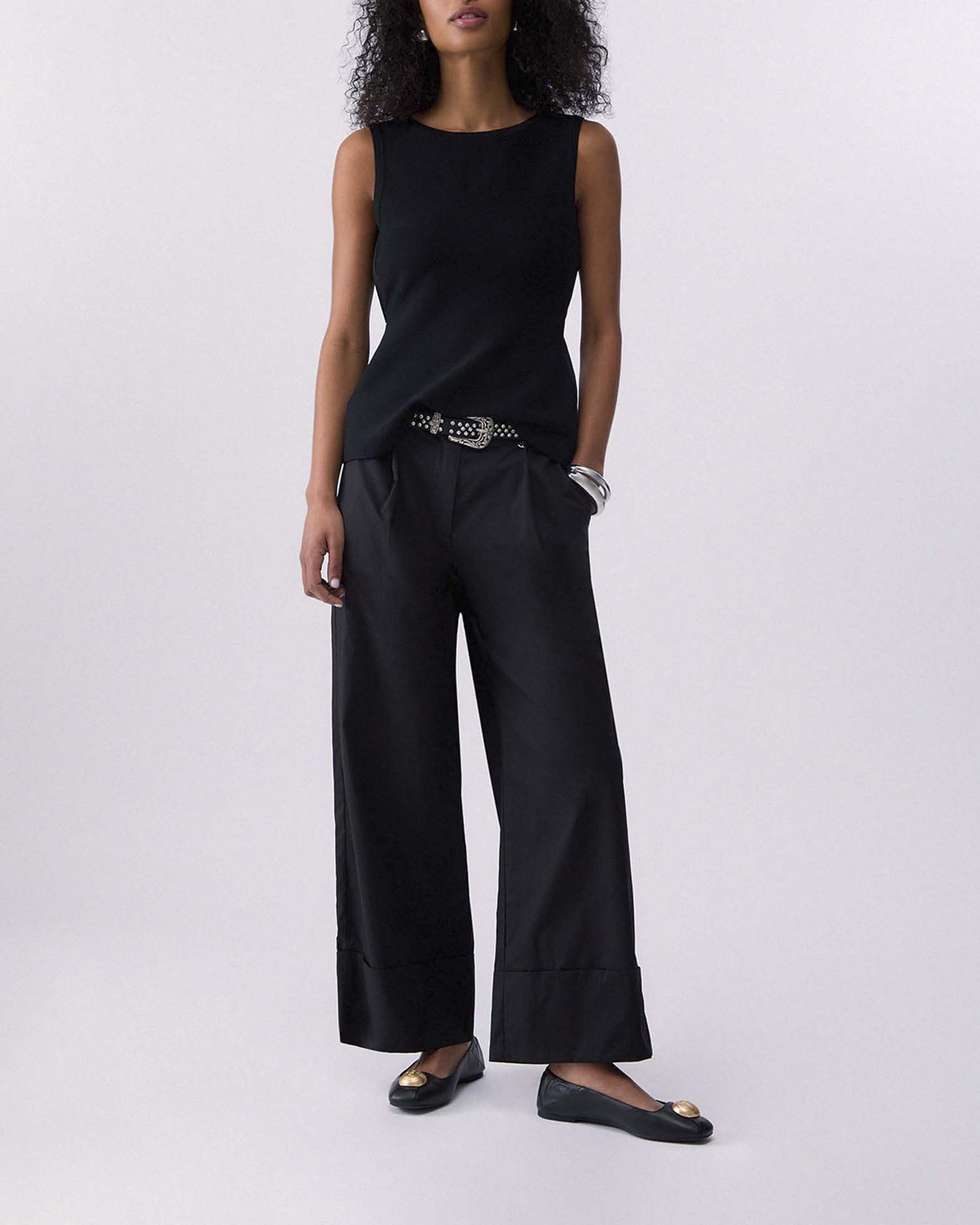 Pantaloni Liu Jo flare neri in popeline con pince e risvolto sul fondo