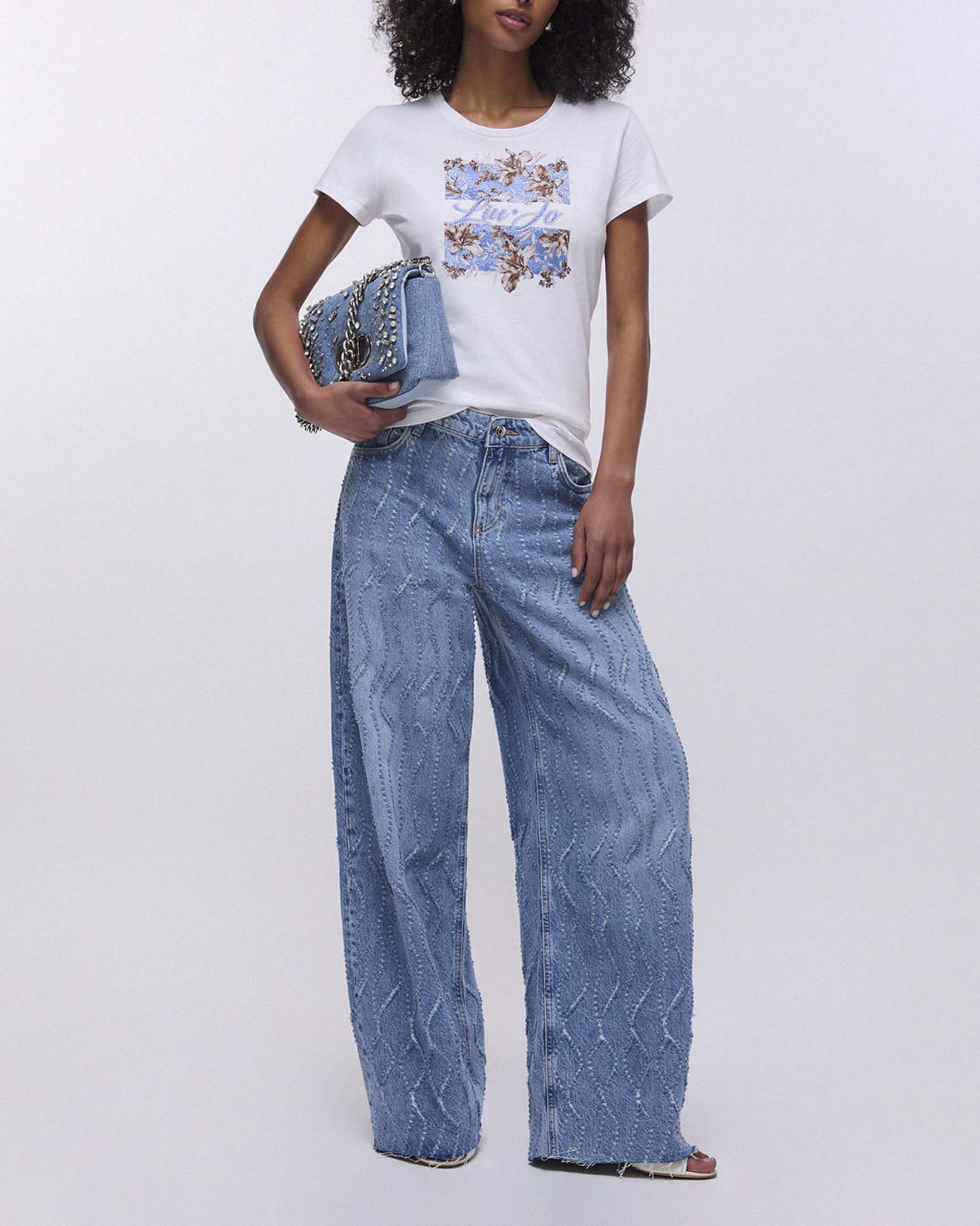 T-shirt bianca Liu Jo a maniche corte con stampa a fiori azzurra e strass