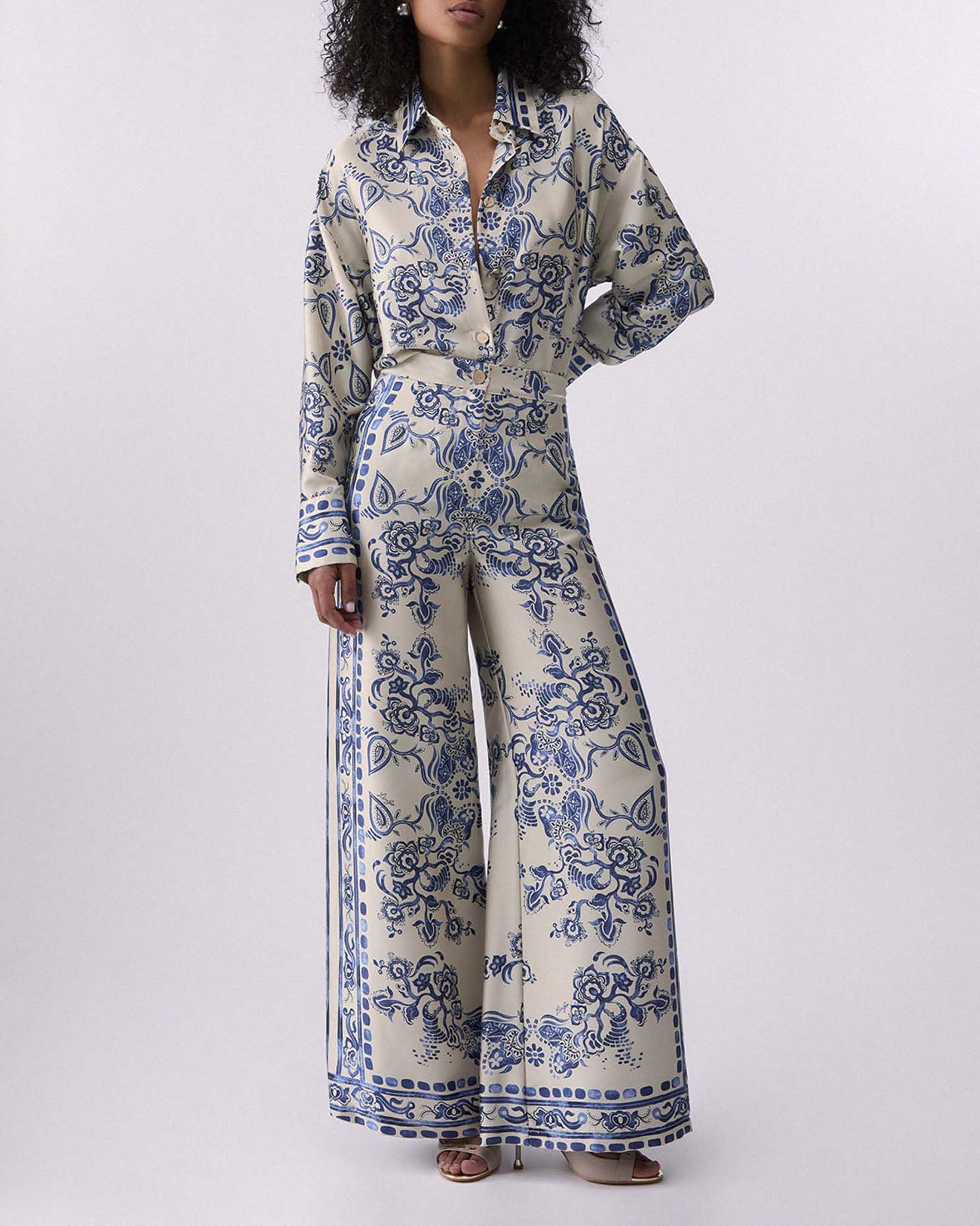 Camicia Liu Jo beige in twill con stampa maiolica azzurra
