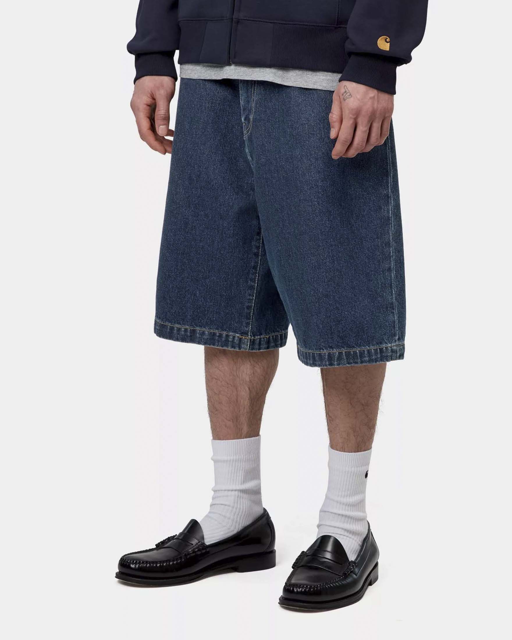 Bermuda denim loose-fit Carhartt Landon Short in tela ferma di cotone lavaggio scuro stone washed image