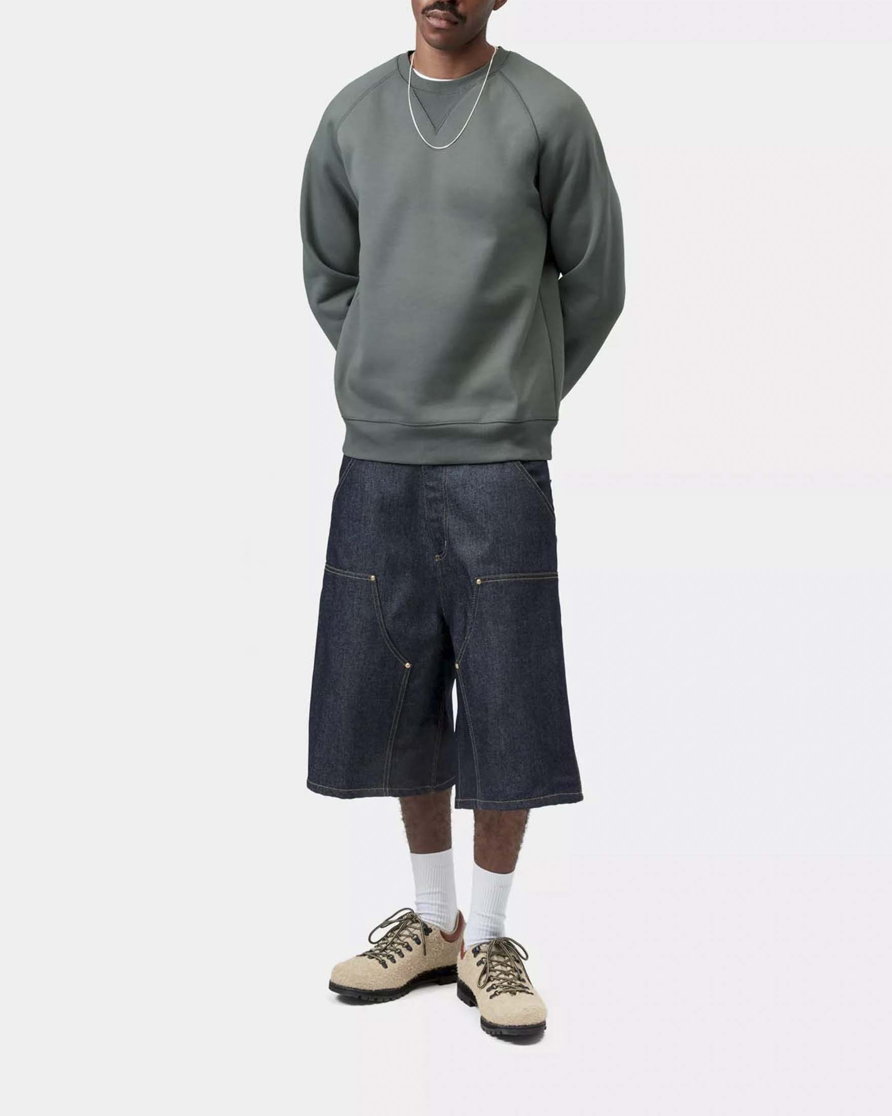 Felpa Carhartt Chase girocollo verde salvia con maniche raglan