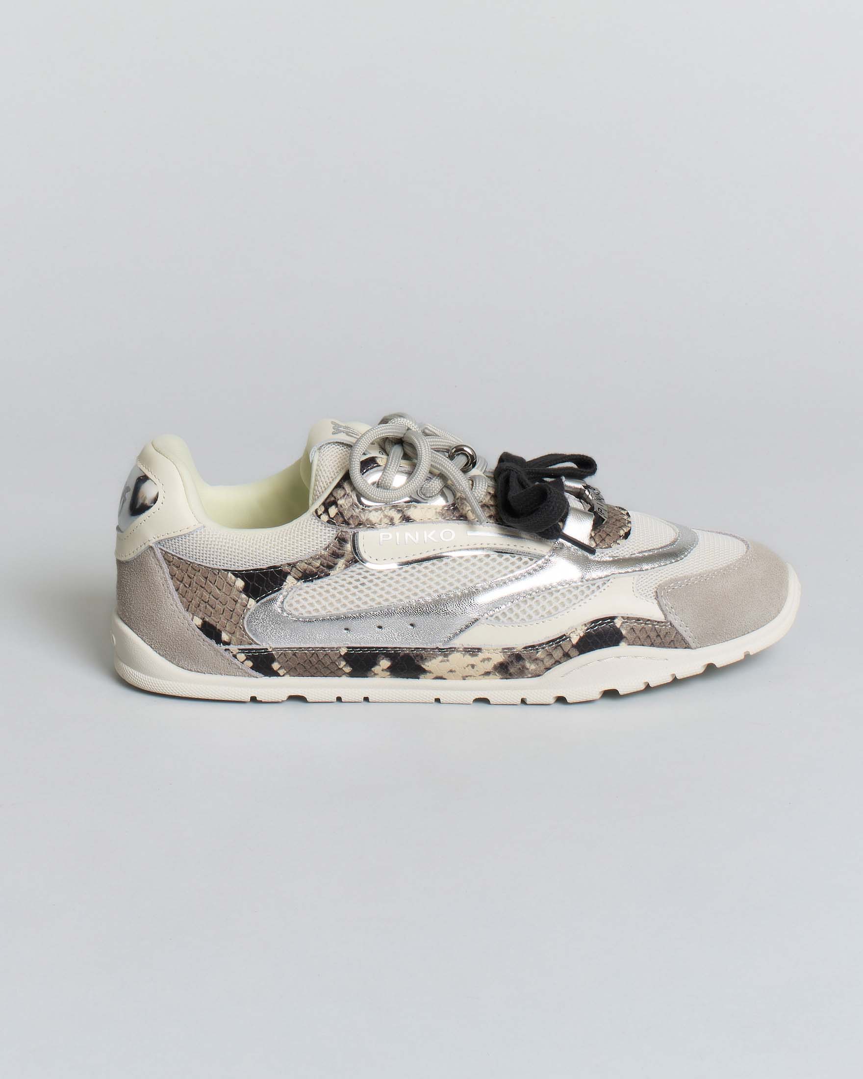 Sneakers Yulia Pinko grigie con lacci doppi e applicazioni