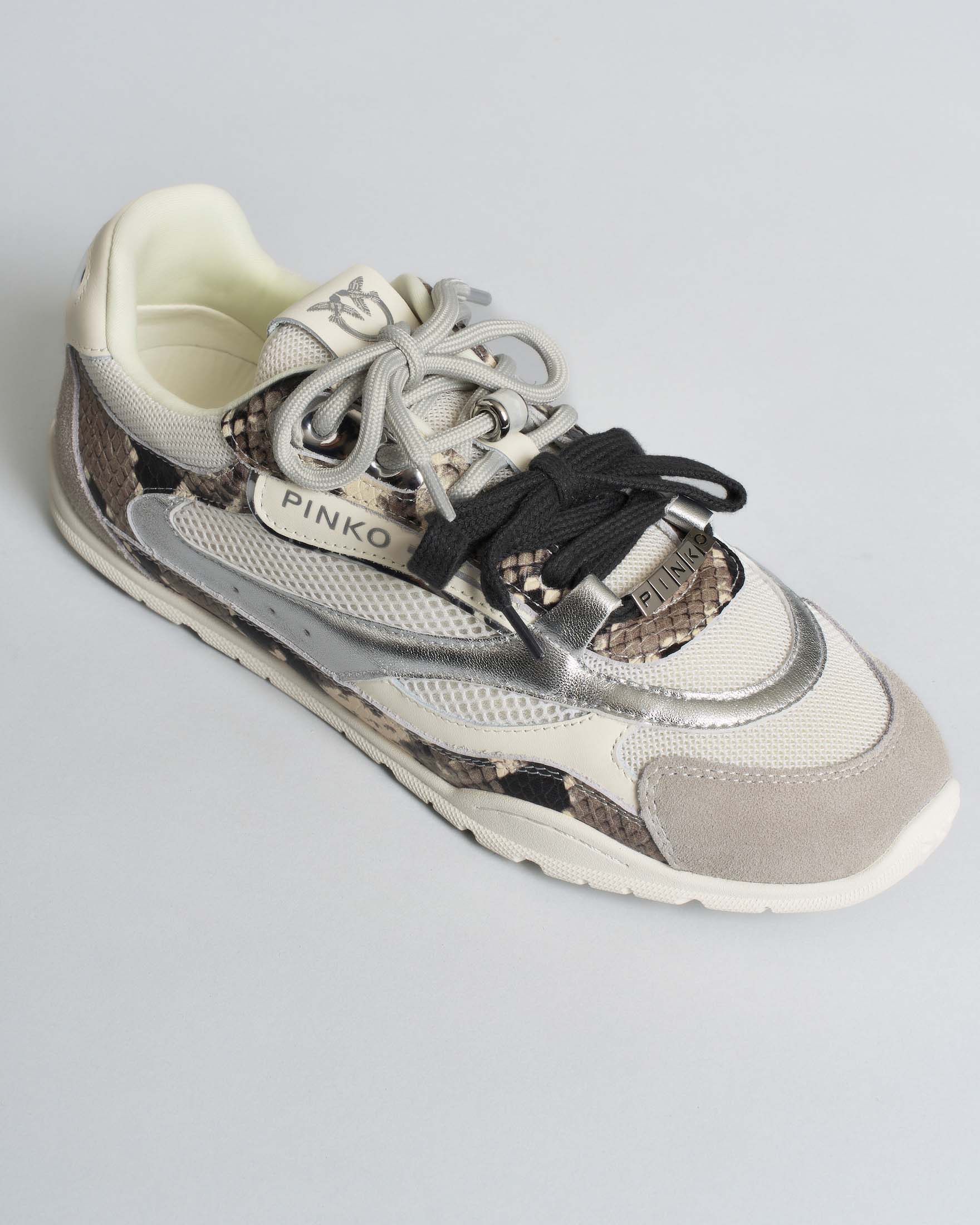 Sneakers Yulia Pinko grigie con lacci doppi e applicazioni image