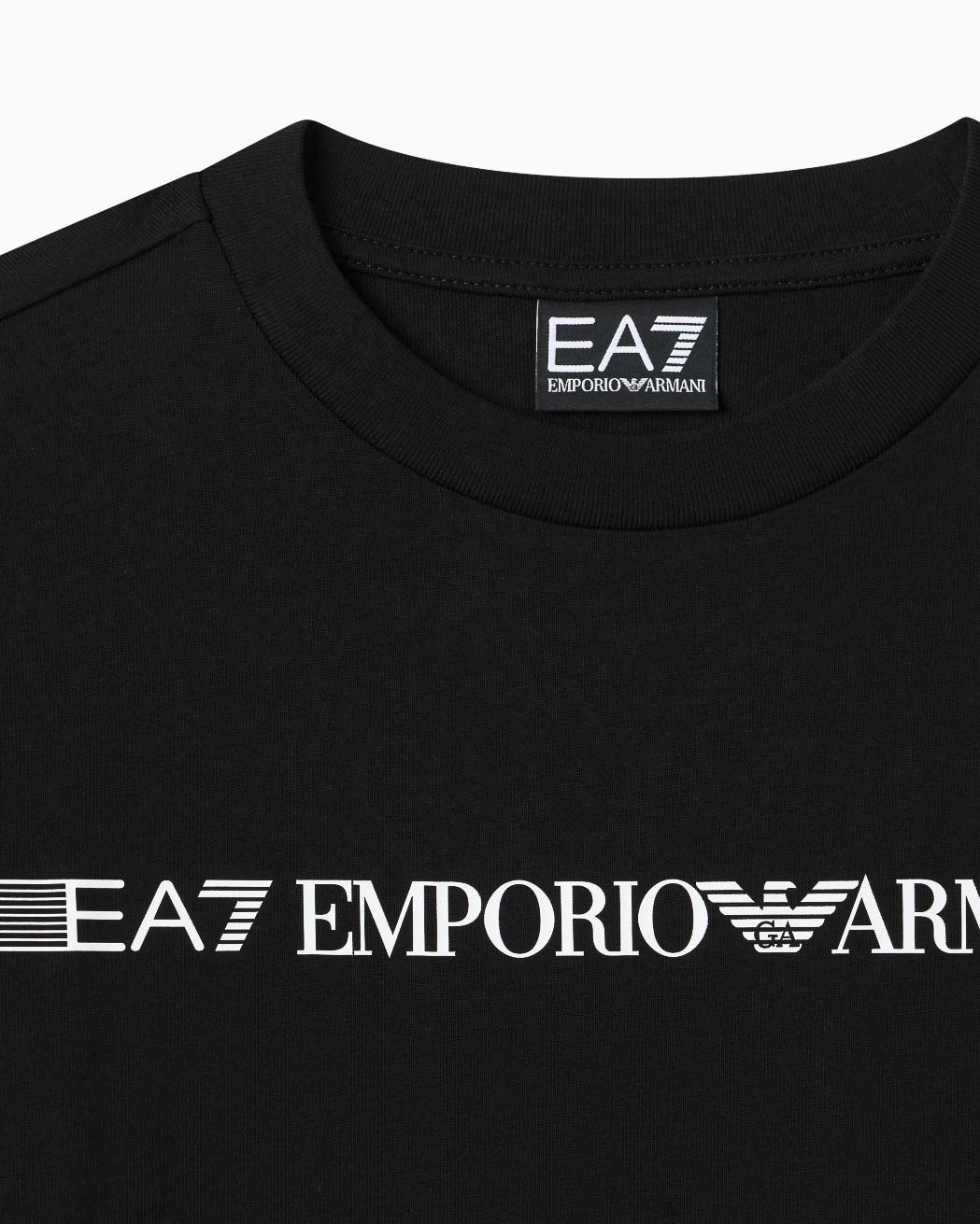 T-shirt EA7 Junior nera mezza manica in cotone con scritta logo bianca image