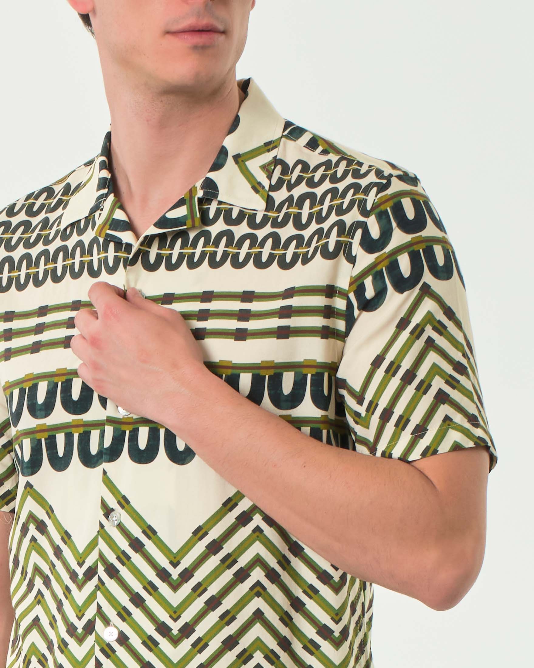 Camicia mezza manica Alley Docks beige in viscosa con fantasia geometrica image