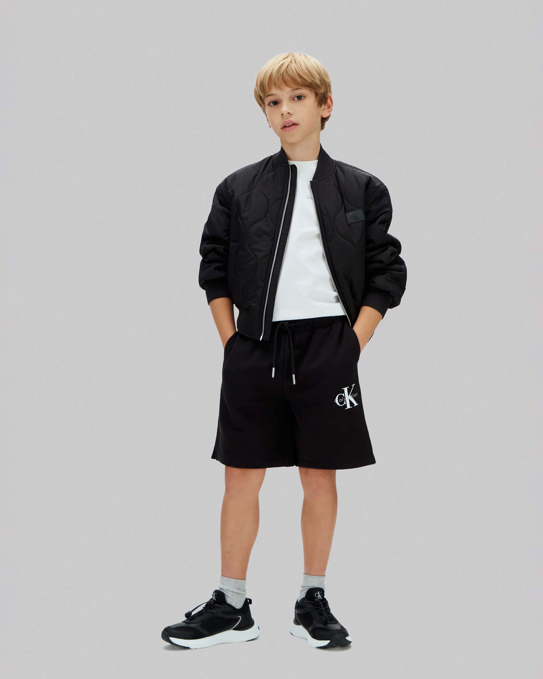 Bermuda Calvin Klein nero in puro cotone con logo bianco