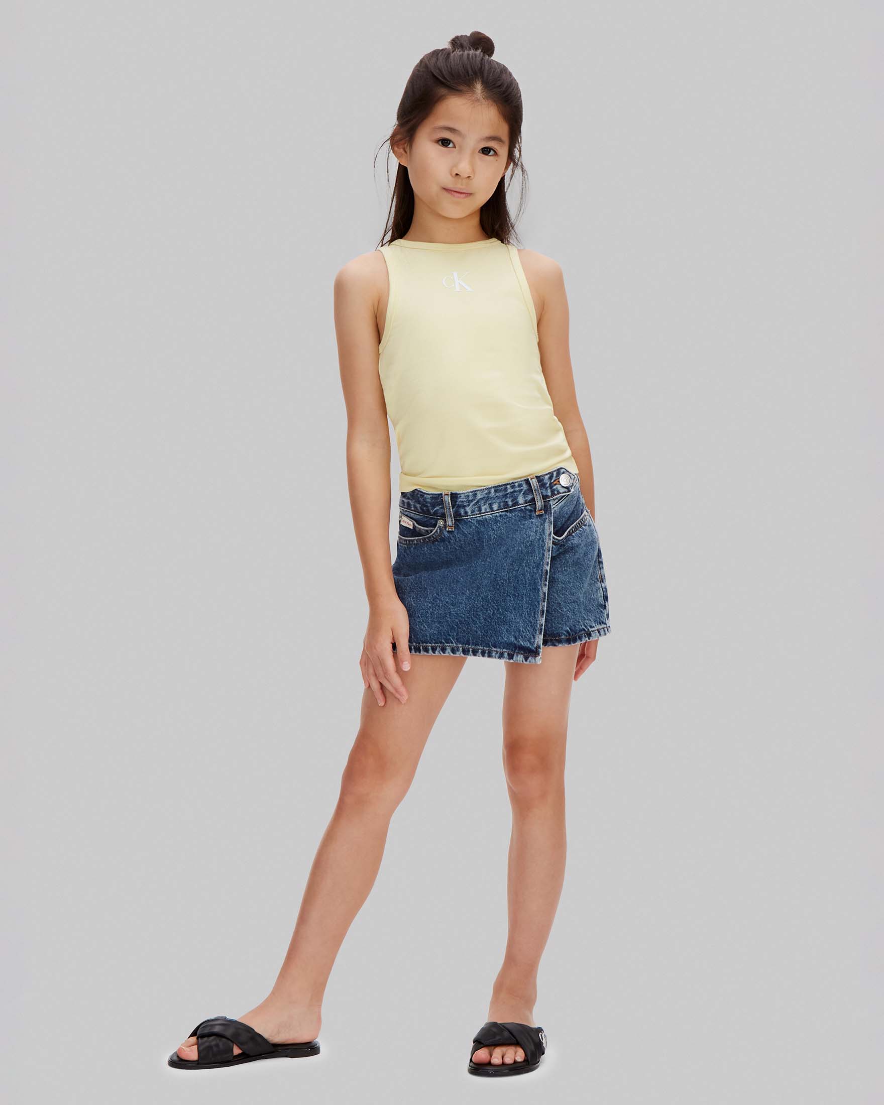 Pantagonna Calvin Klein in denim lavaggio scuro stone washed