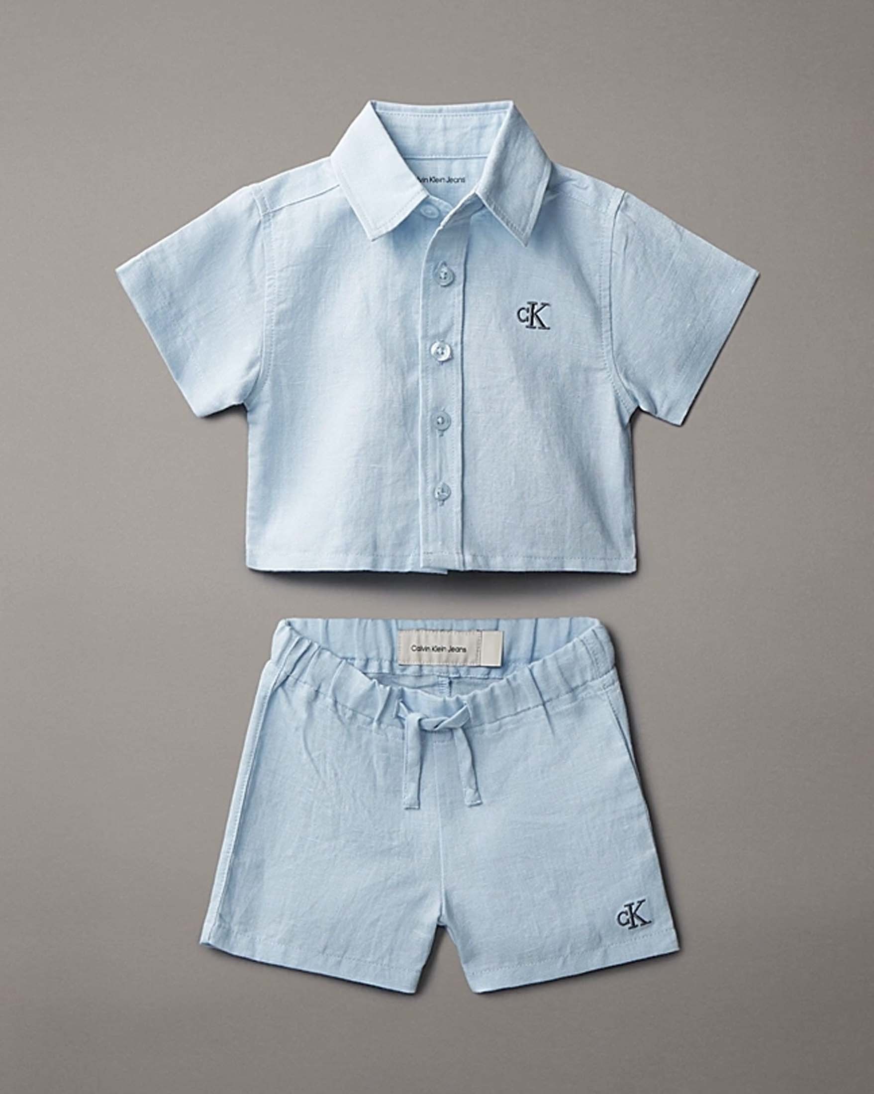 Completo azzurro camicia e bermuda in misto lino