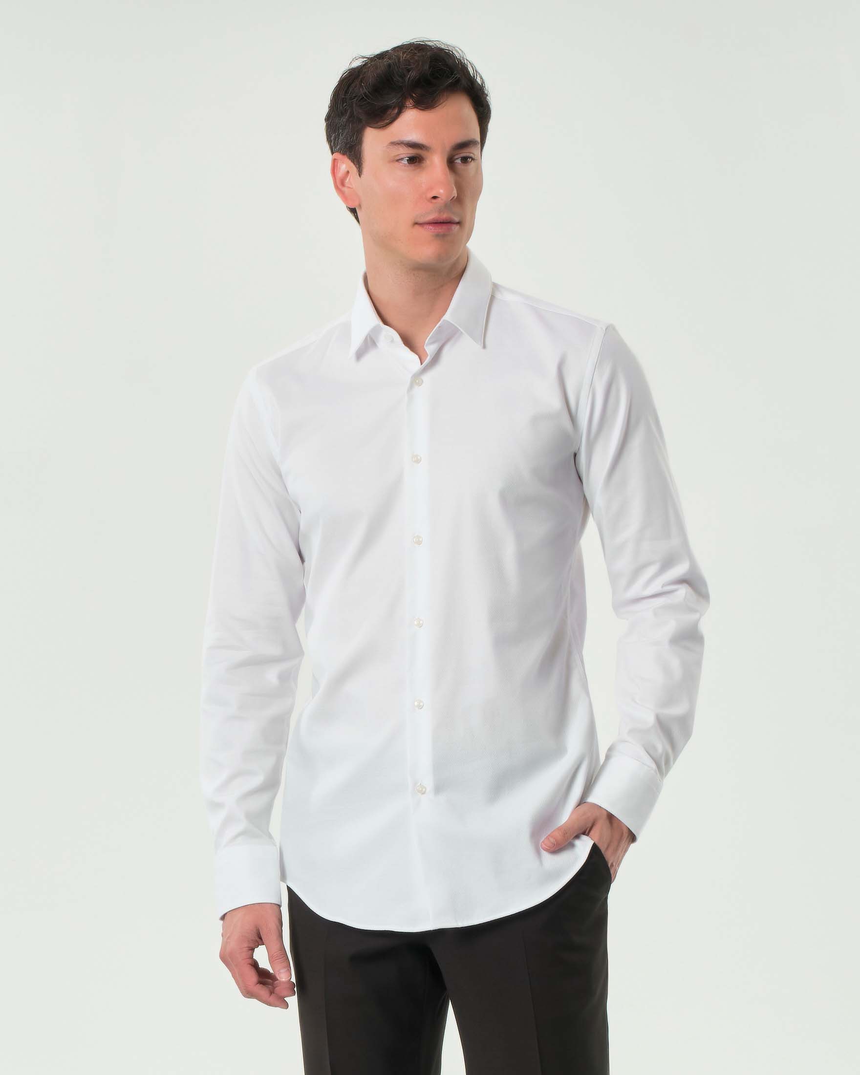 Camicia bianca Hank slim fit in cotone stretch armaturato con colletto Kent