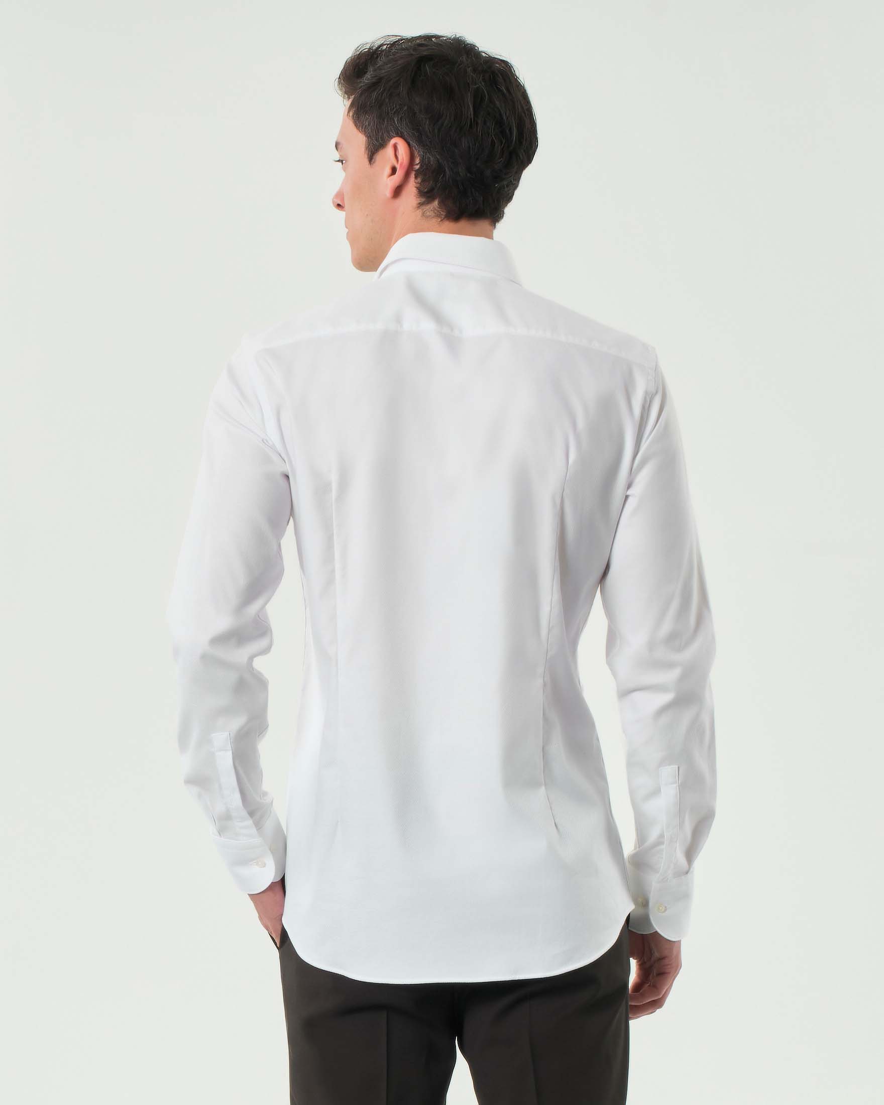Camicia bianca Hank slim fit in cotone stretch armaturato con colletto Kent
