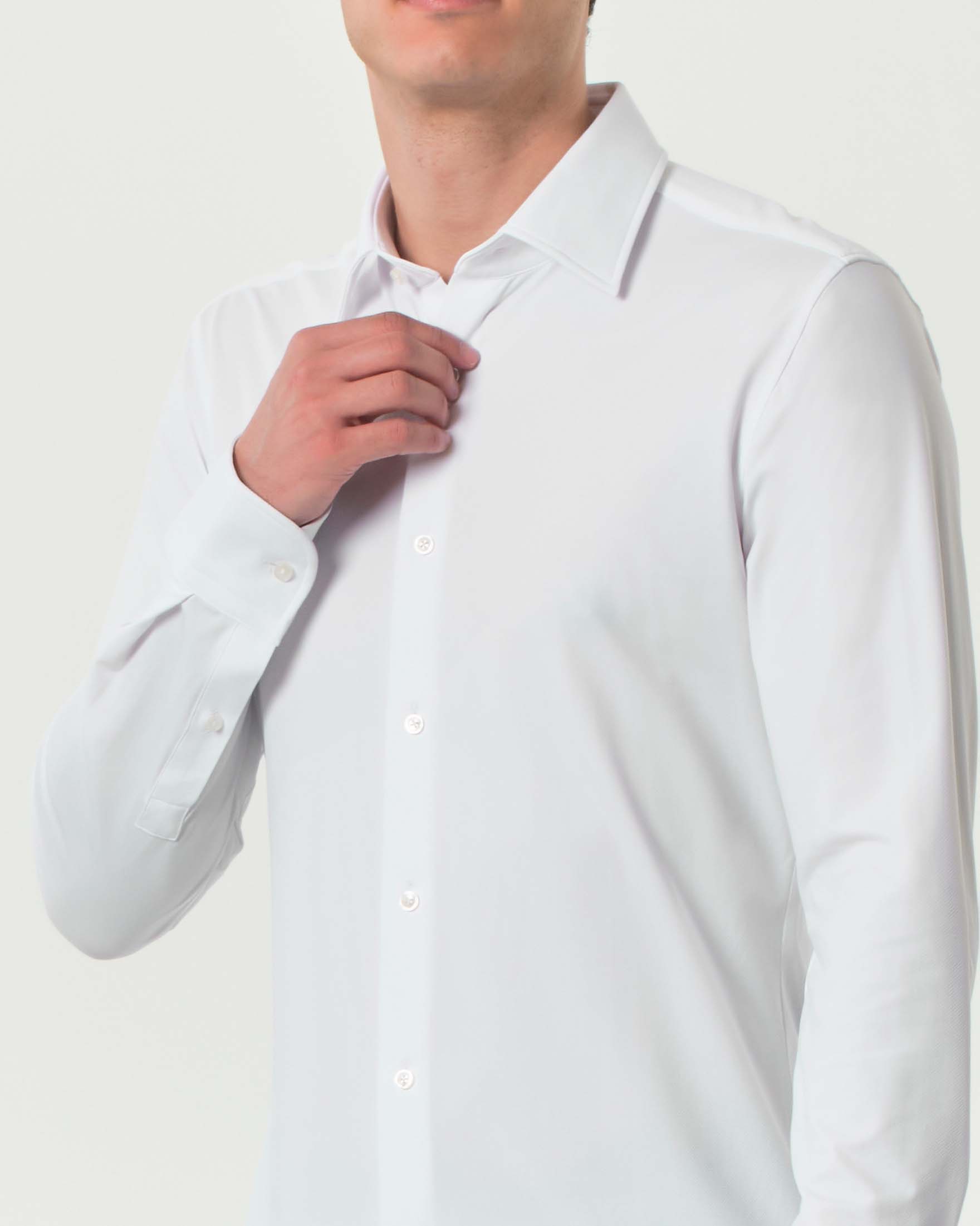 Camicia Boss bianca Hank slim fit in tessuto tecnico stretch con colletto Kent image