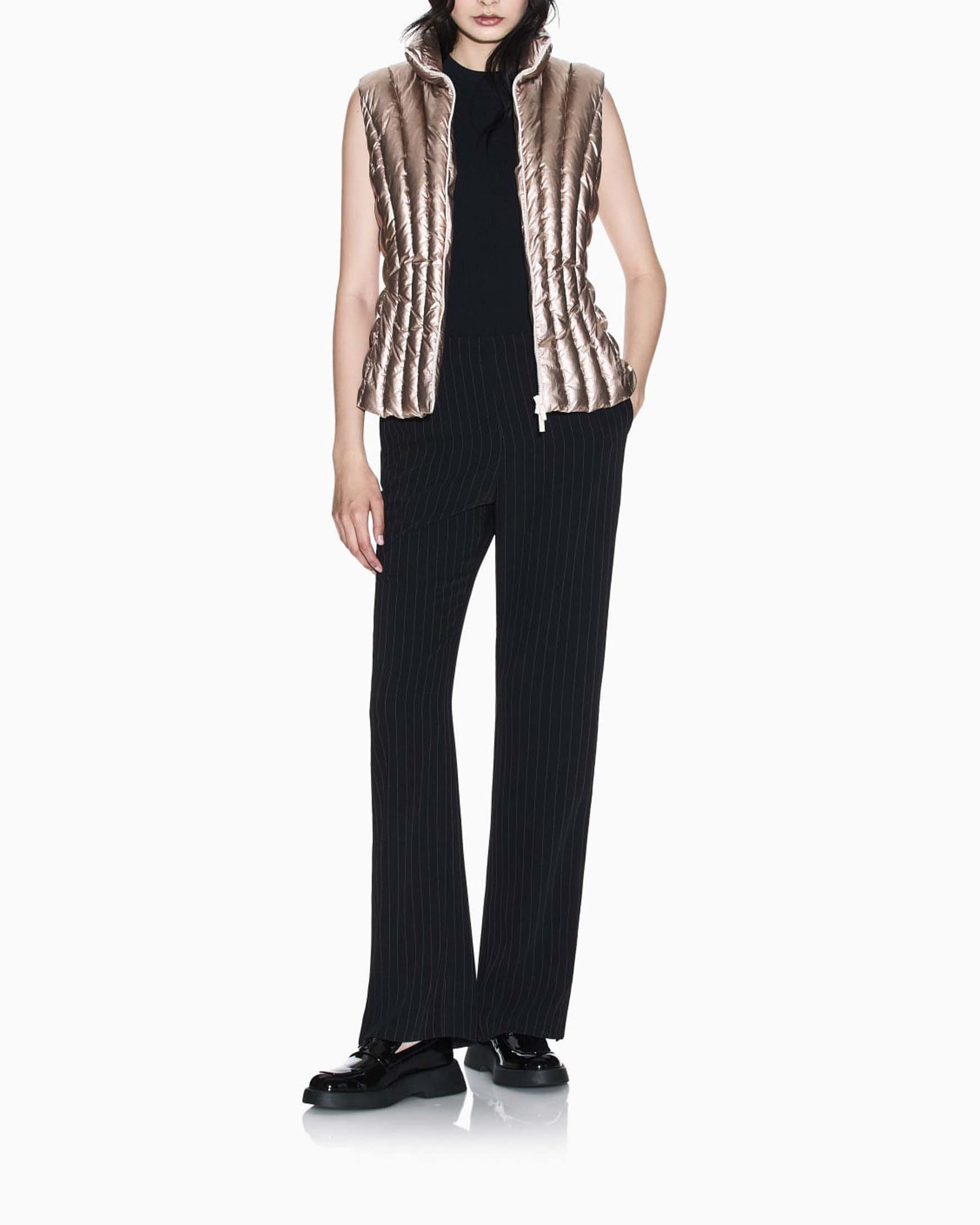 Top Armani Exchange nero in misto viscosa a costine con logo ricamato image