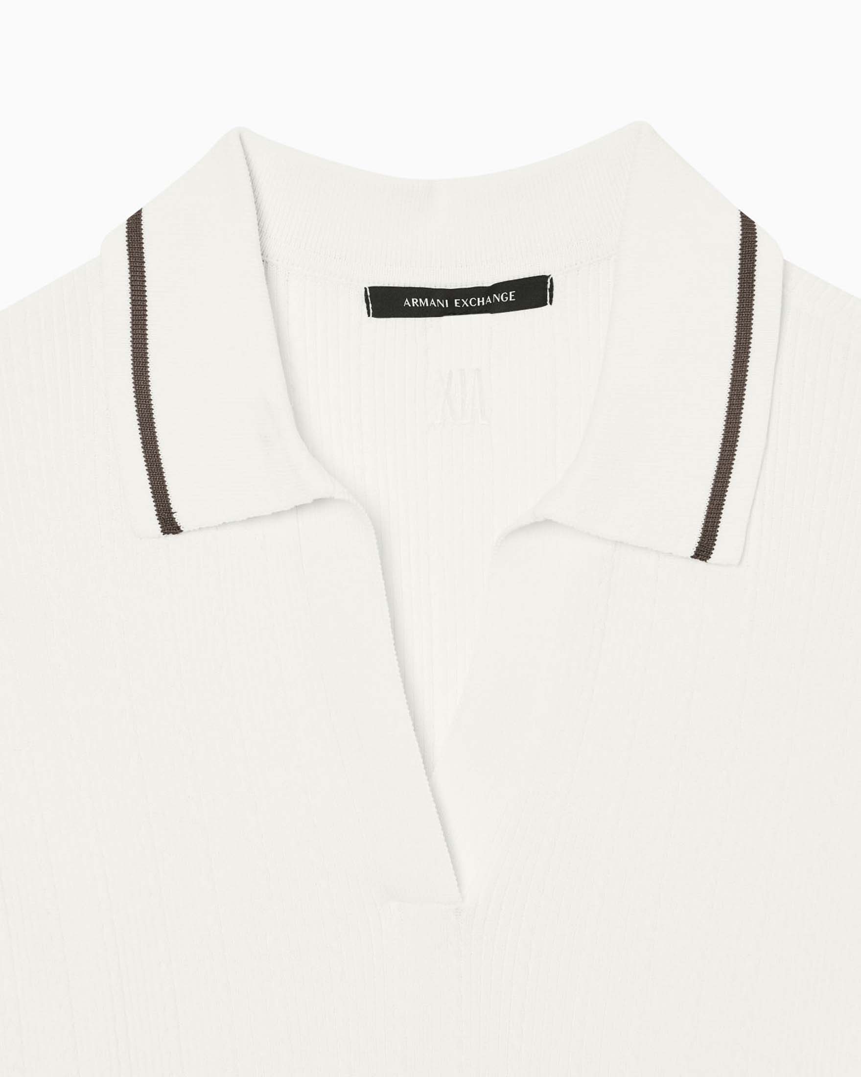 Polo Armani Exchange avorio in misto viscosa con scollo a V image