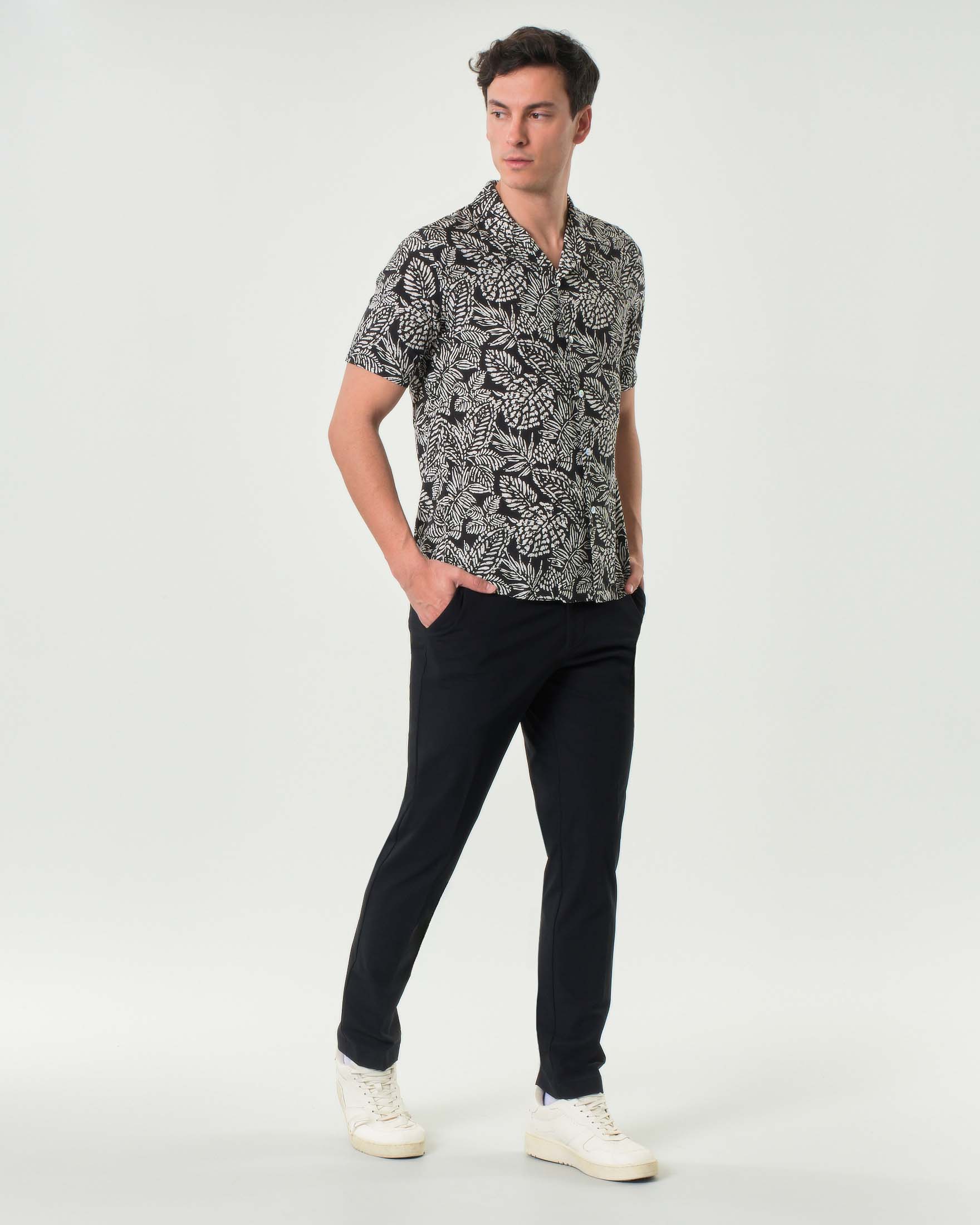 Pantaloni chino Rodolfo Pellizzari slim neri in tessuto tecnico stretch