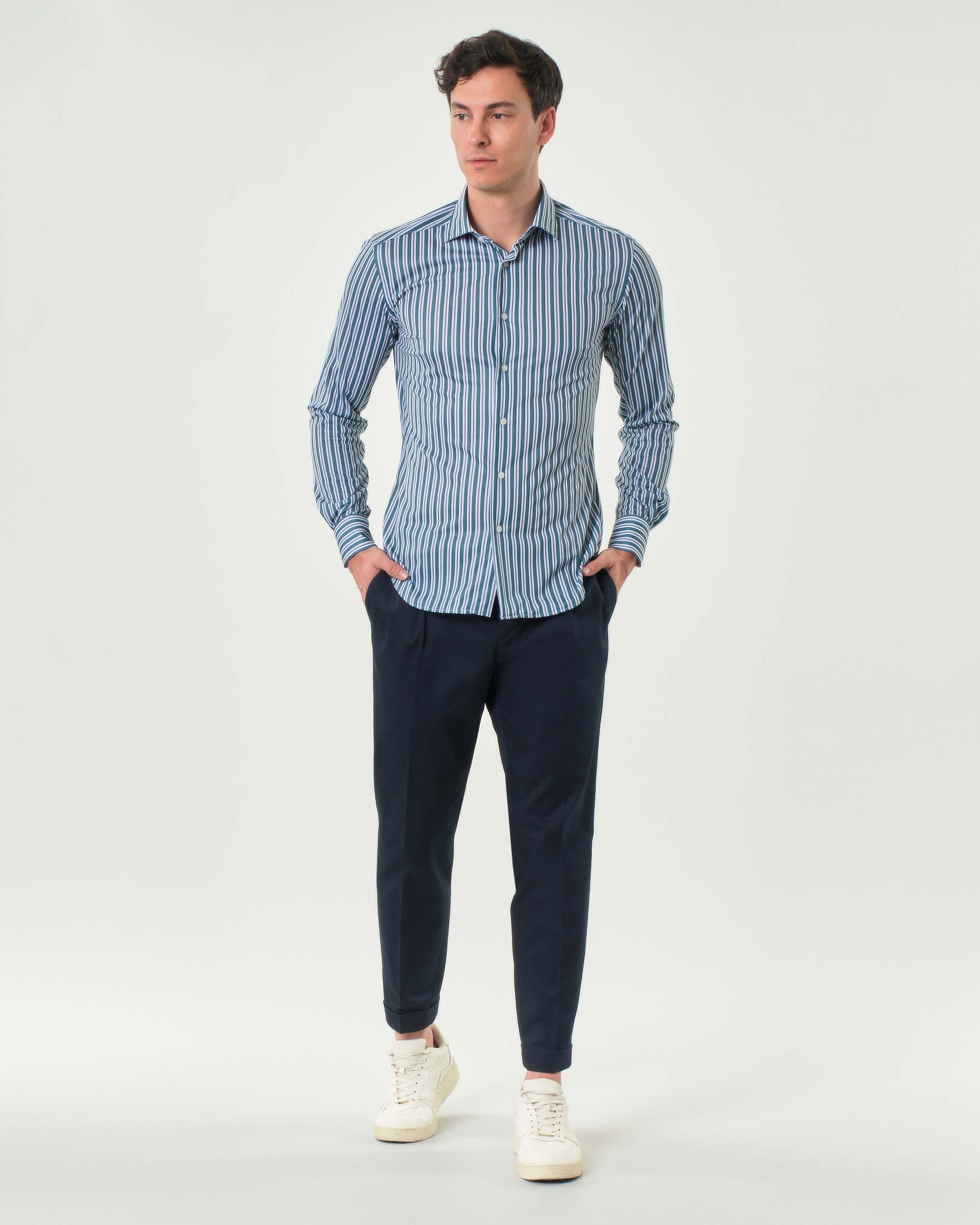 Pantaloni chino Rodolfo Pellizzari blu in gabardina tinto pezza stretch con pinces in vita