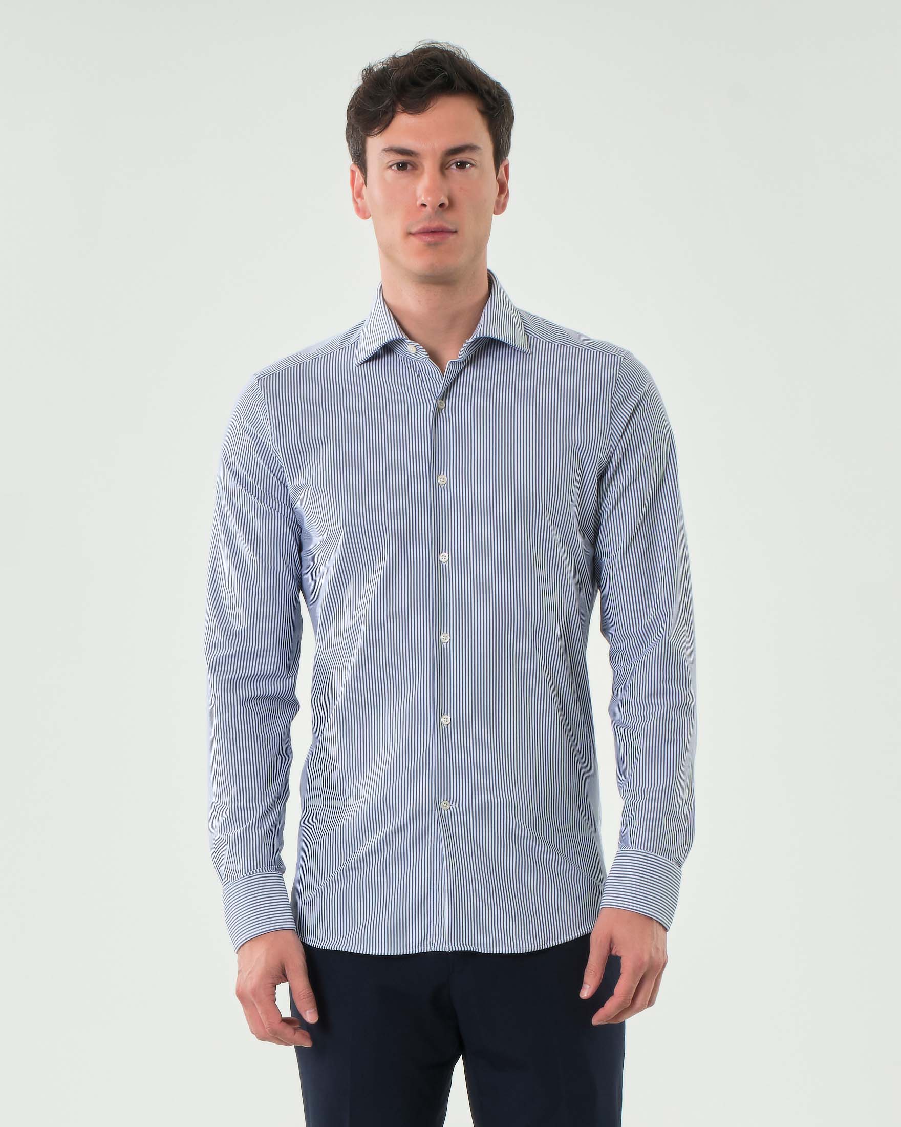 Camicia Rodolfo Pellizzari bastoncino bianco e blu in tessuto tecnico hyper comfort con collo alla francese