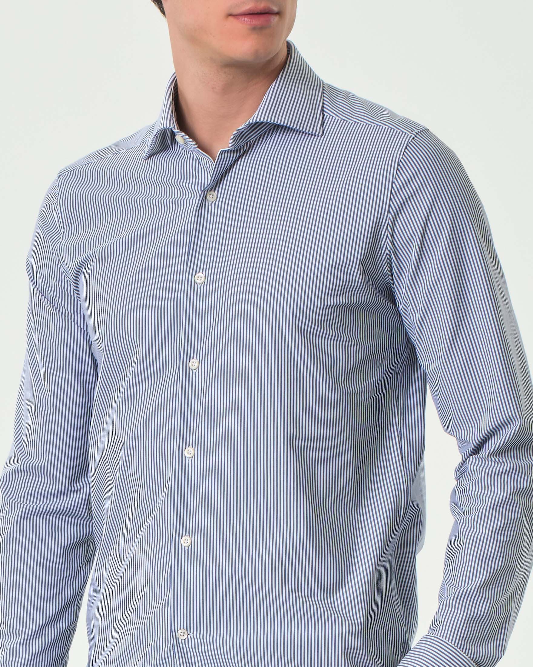 Camicia Rodolfo Pellizzari bastoncino bianco e blu in tessuto tecnico hyper comfort con collo alla francese image