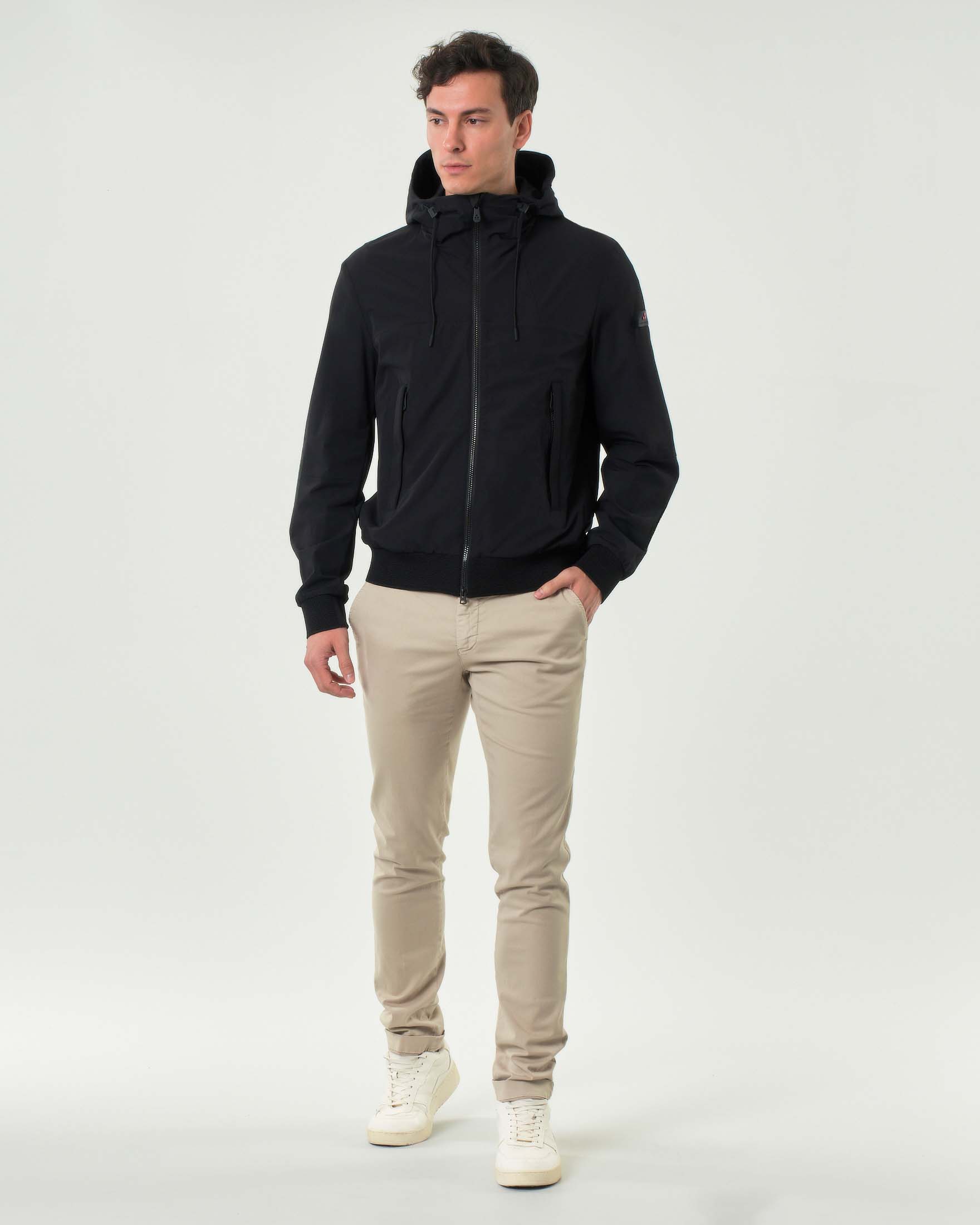 Giubbino Uyapo Peuterey nero in tela tecnica di nylon stretch ritorto con cappuccio image
