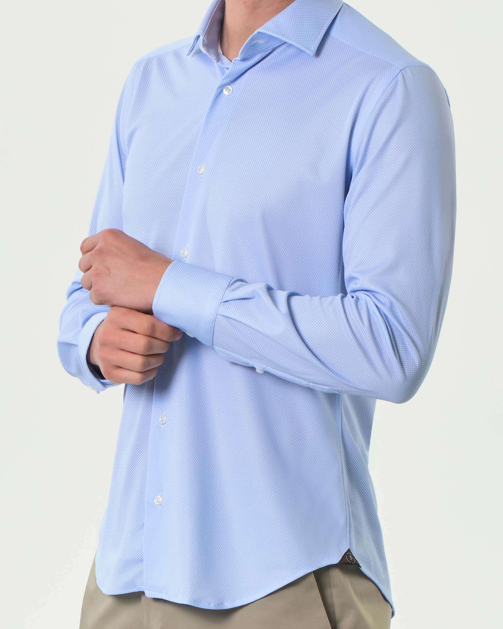 Camicia azzurra in tessuto tecnico stretch micro armatura image