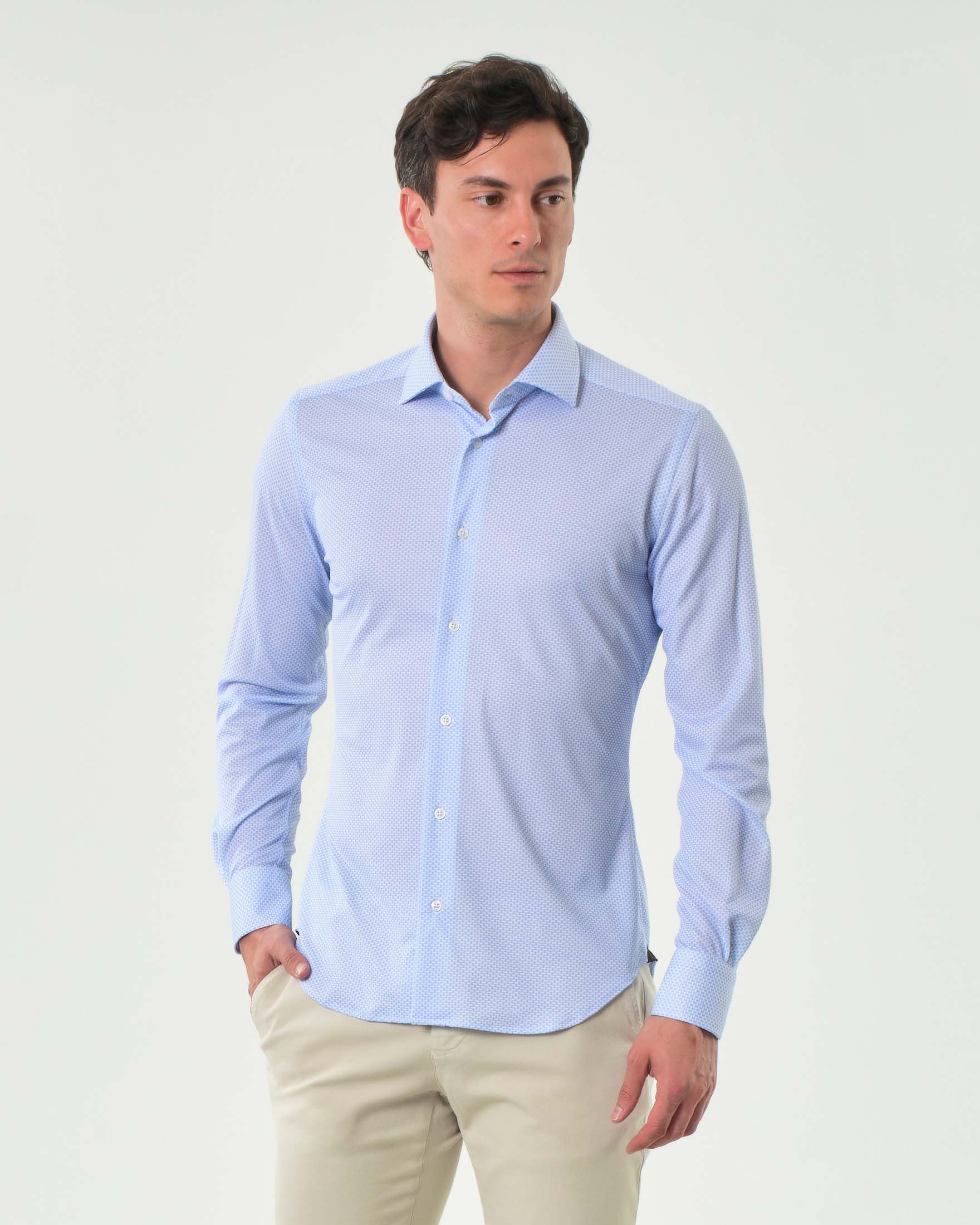 Camicia azzurra in tessuto tecnico stretch micro mattoncino