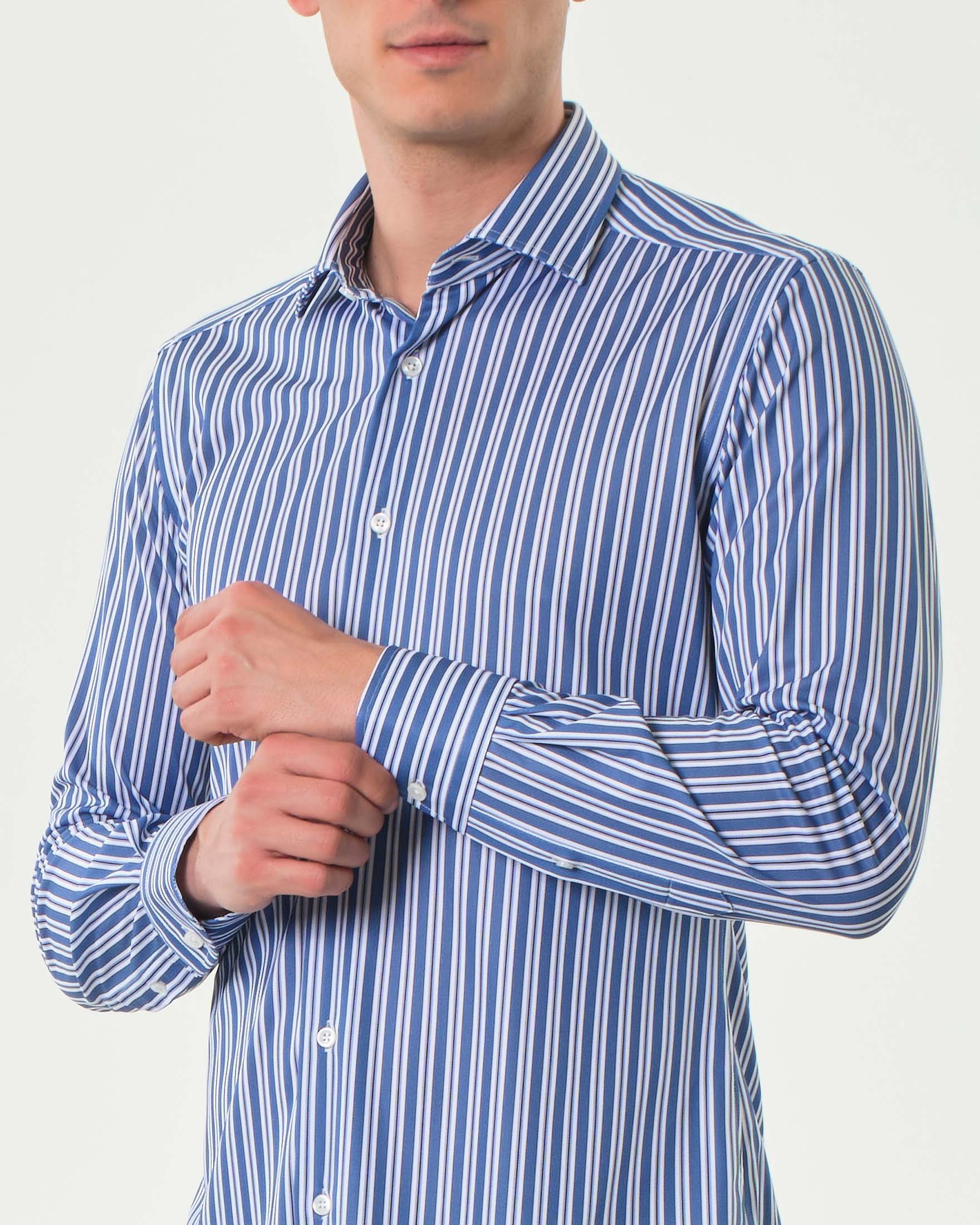 Camicia blu indaco a righe in tessuto tecnico stretch image