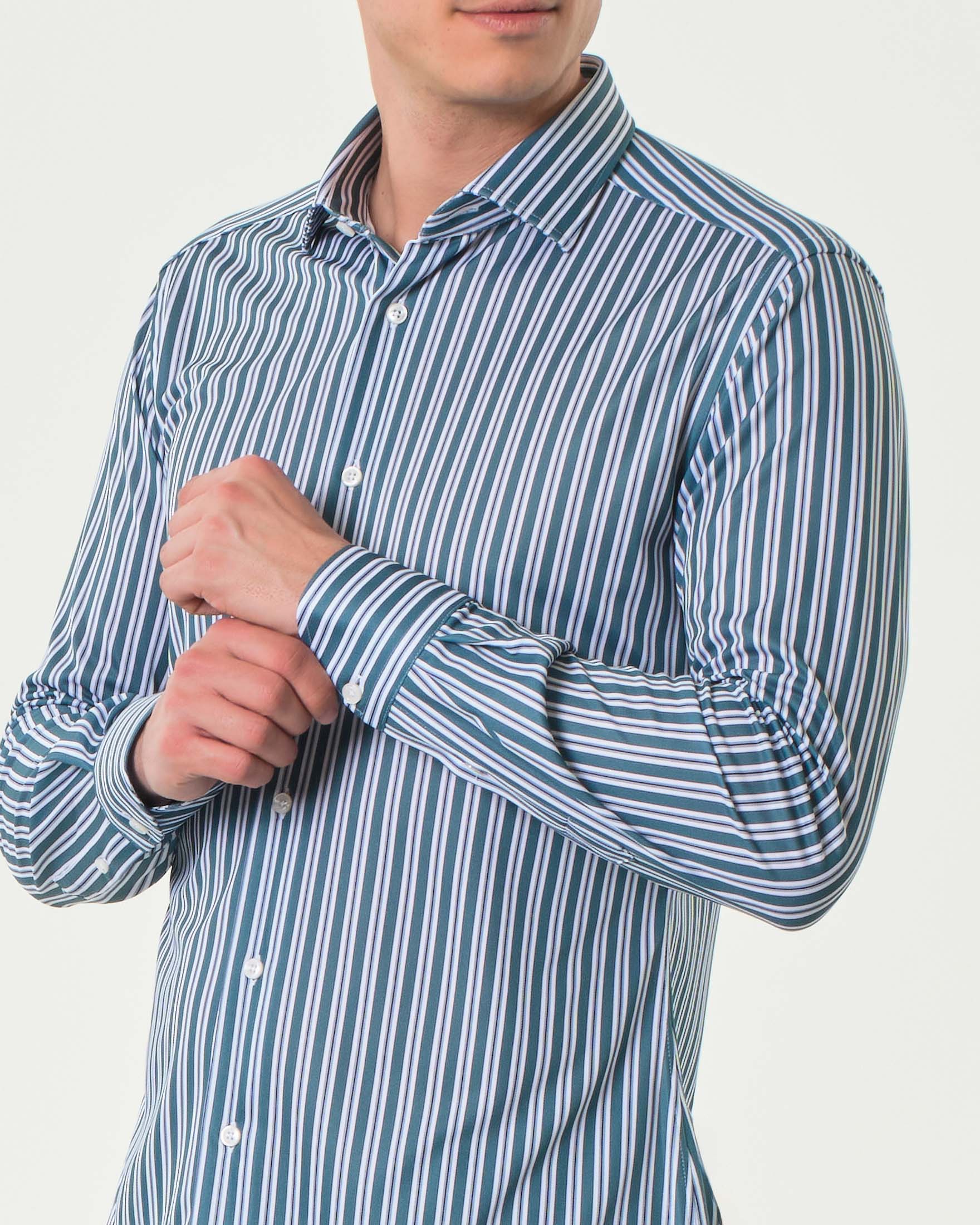 Camicia ottanio a righe in tessuto tecnico stretch image