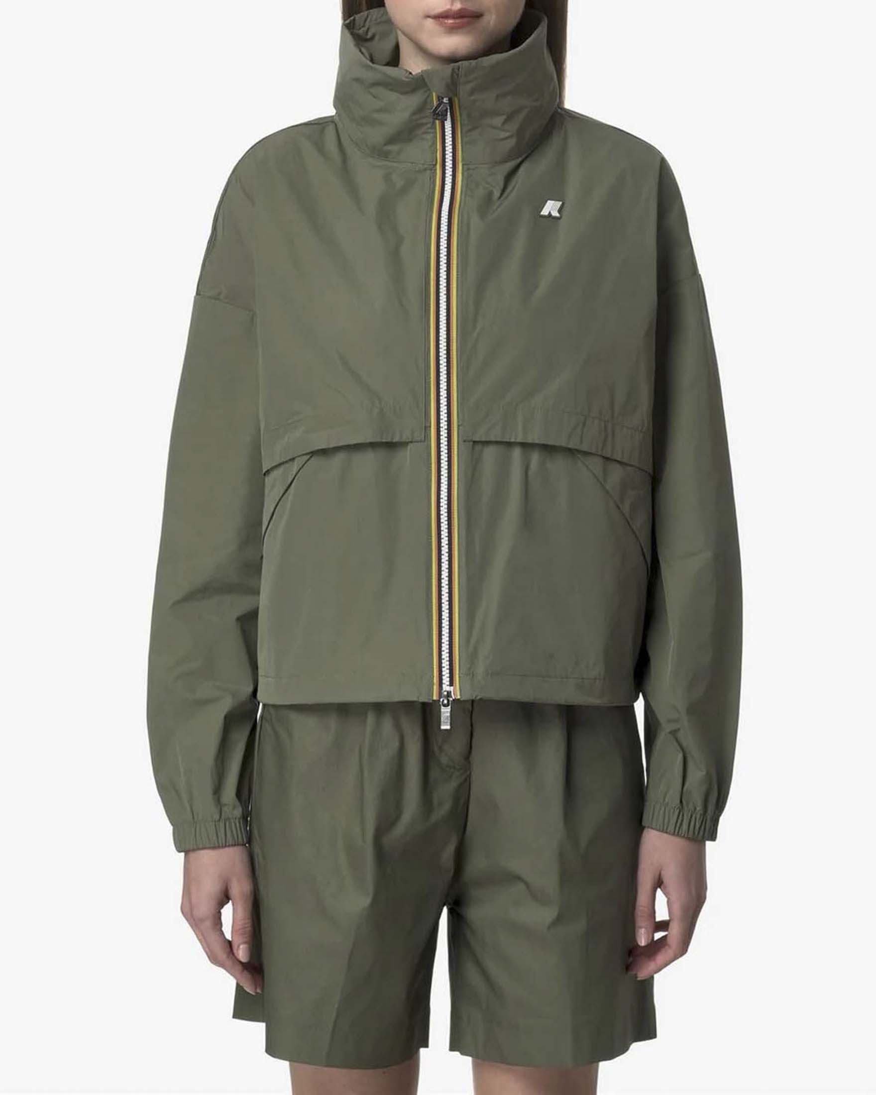 Giacca corta K-Way Aubette Memory Touch militare con maxi tasche con patta e coulisse in vita
