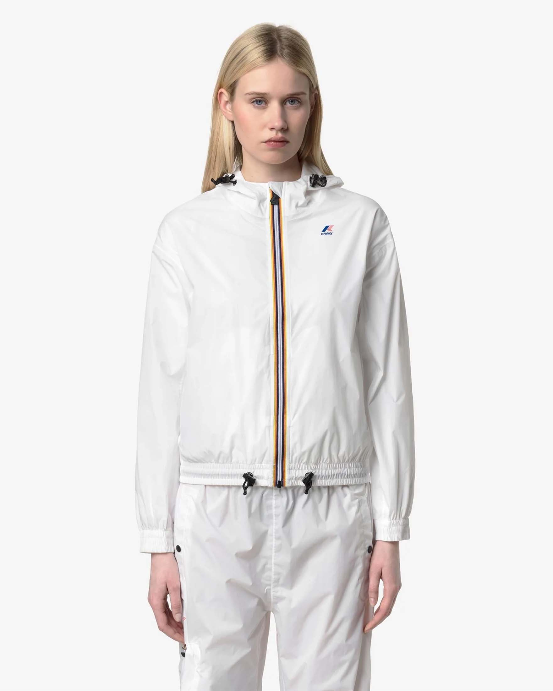 Giacca corta impermeabile K-Way Anny bianca con cappuccio e chiusura zip con coulisse sul fondo