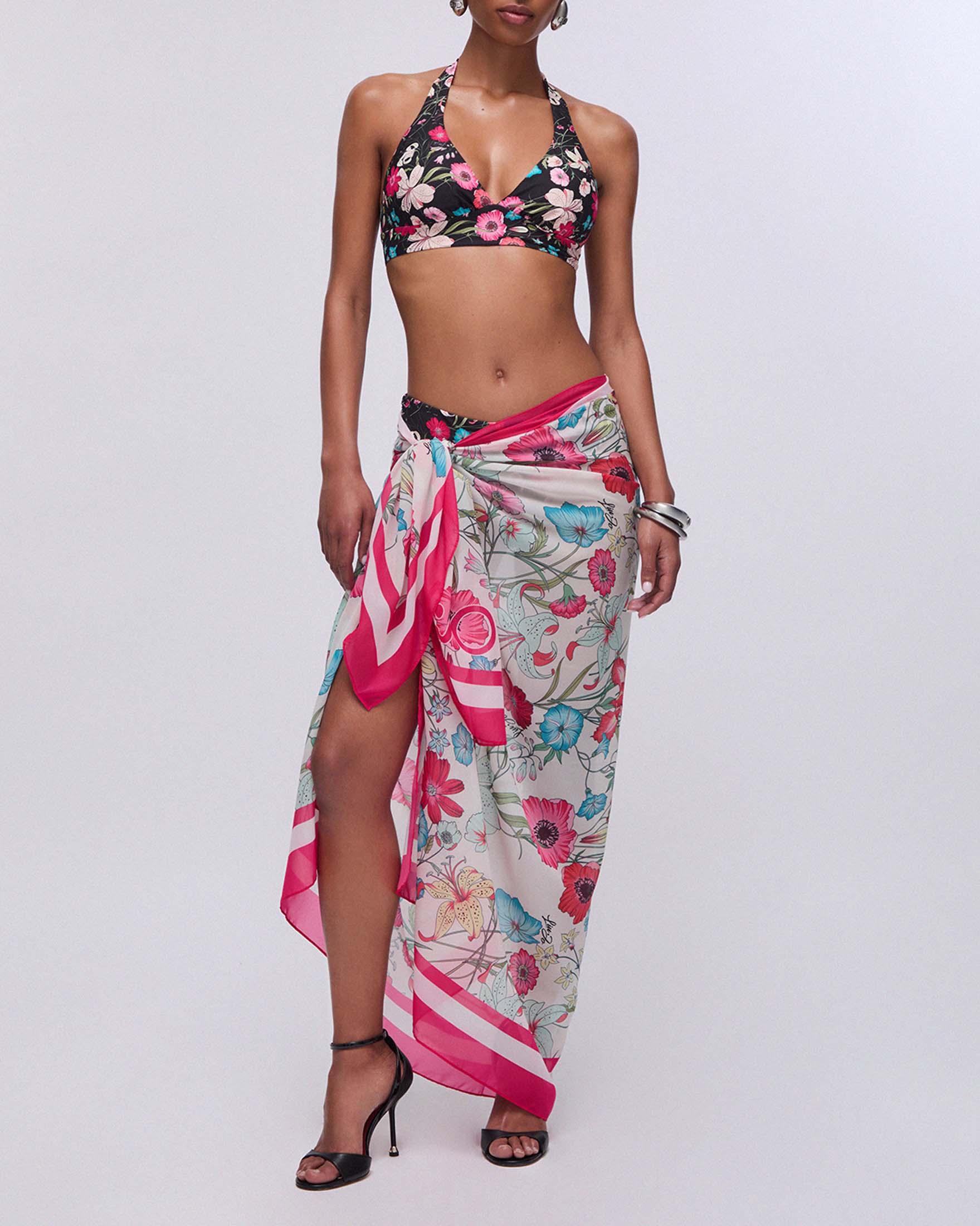 Bikini a due pezzi Liu Jo nero a fiori colorati con reggiseno a vela e slip alto