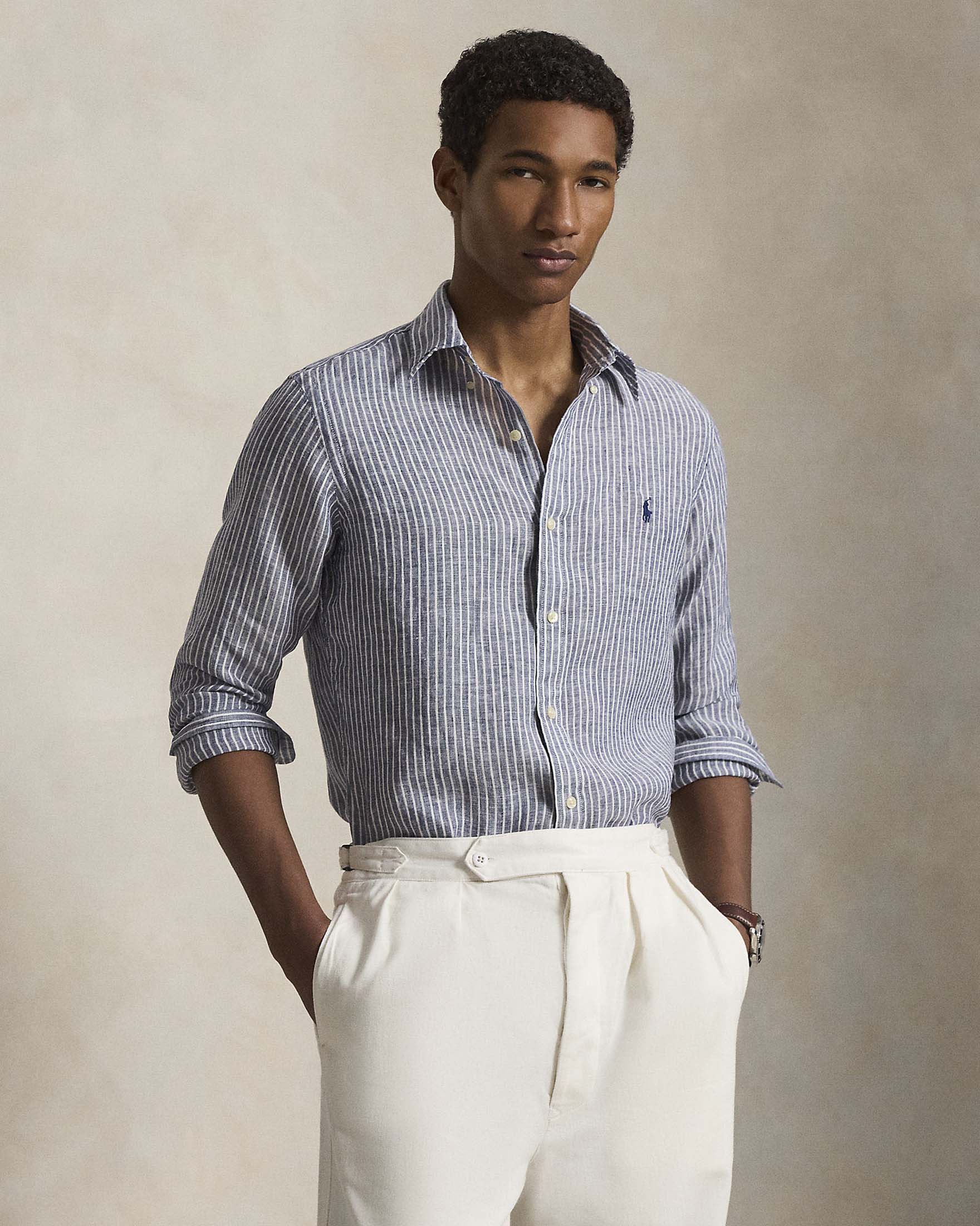 Camicia custom-fit a righe bianche e blu in puro lino con colletto button-down image