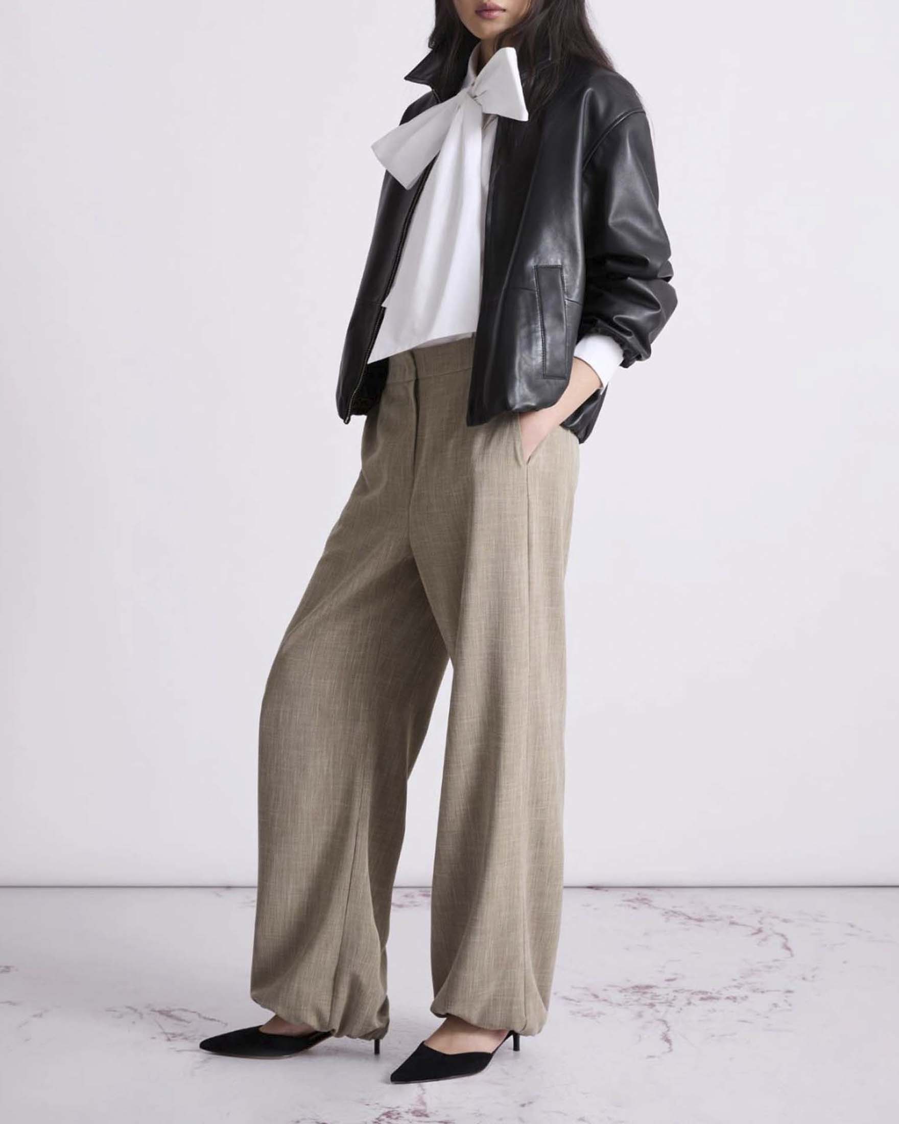 Bomber over Marella nero in nappa con zip nascosta e tagli sagomati