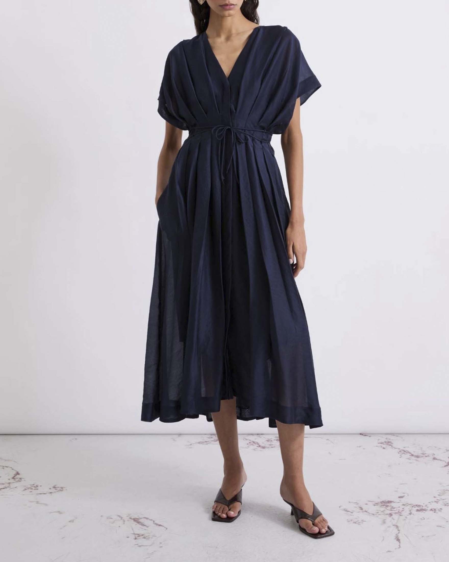 Abito midi Marella blu in organza misto lyocell con cintura in vita e scollo a V