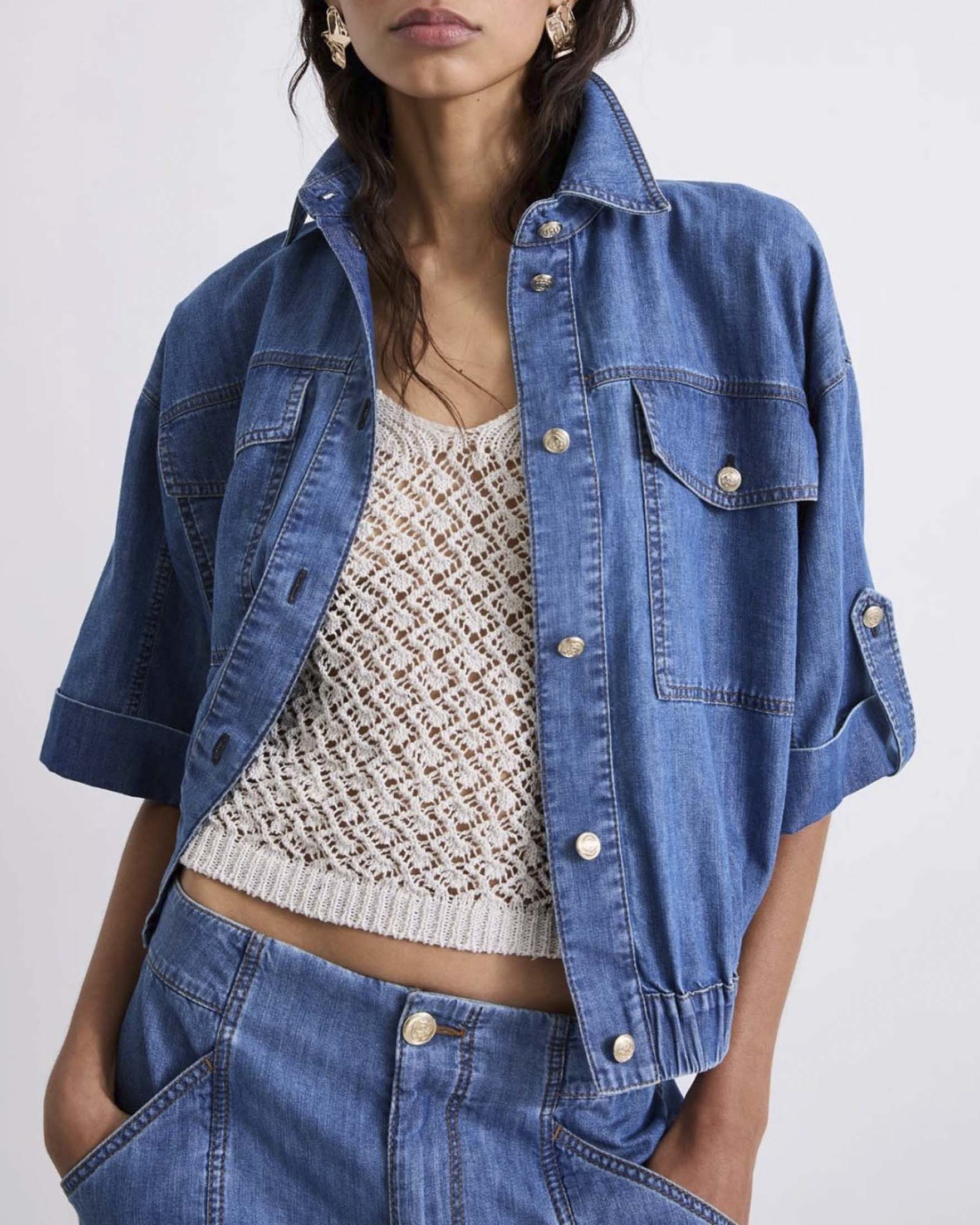 Camicia Marella in denim stonewash con vita elasticizzata e maniche al gomito image