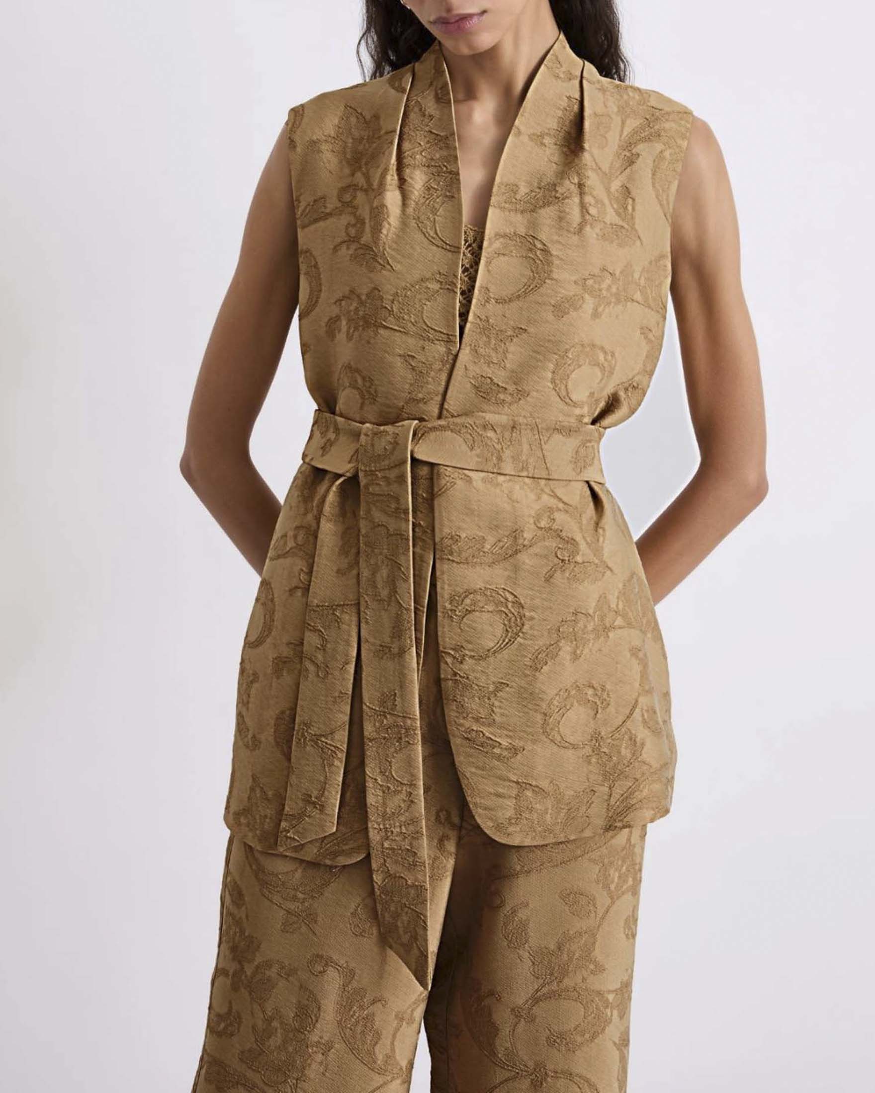 Gilet Marella color cuoio in misto iscosa jacquard con fusciacca in vita