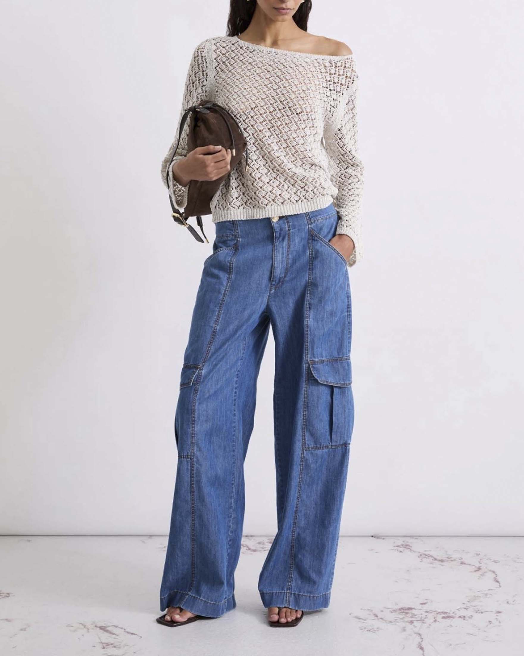 Maglia boxy Marella color sabbia in cordonetto di cotone e lurex con scollo a barchetta