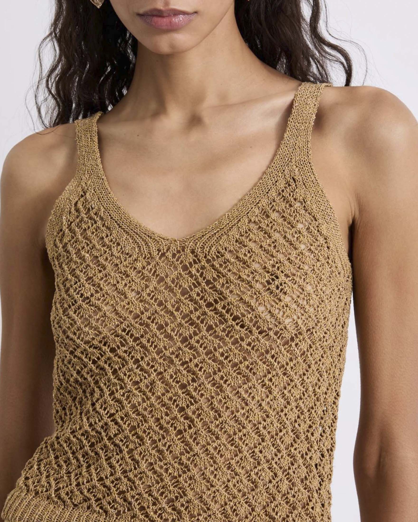 Top scollo a V Marella color cuoio in cordonetto di cotone e lurex effetto crochet