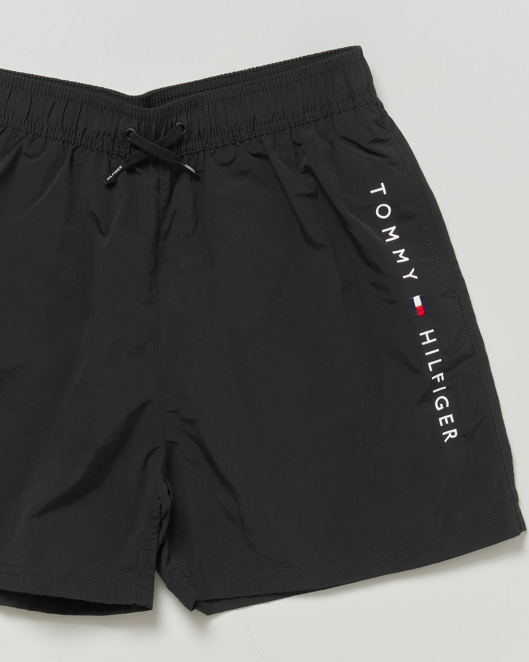 Boxer mare Tommy Hilfiger nero con coulisse in vita e logo bianco image