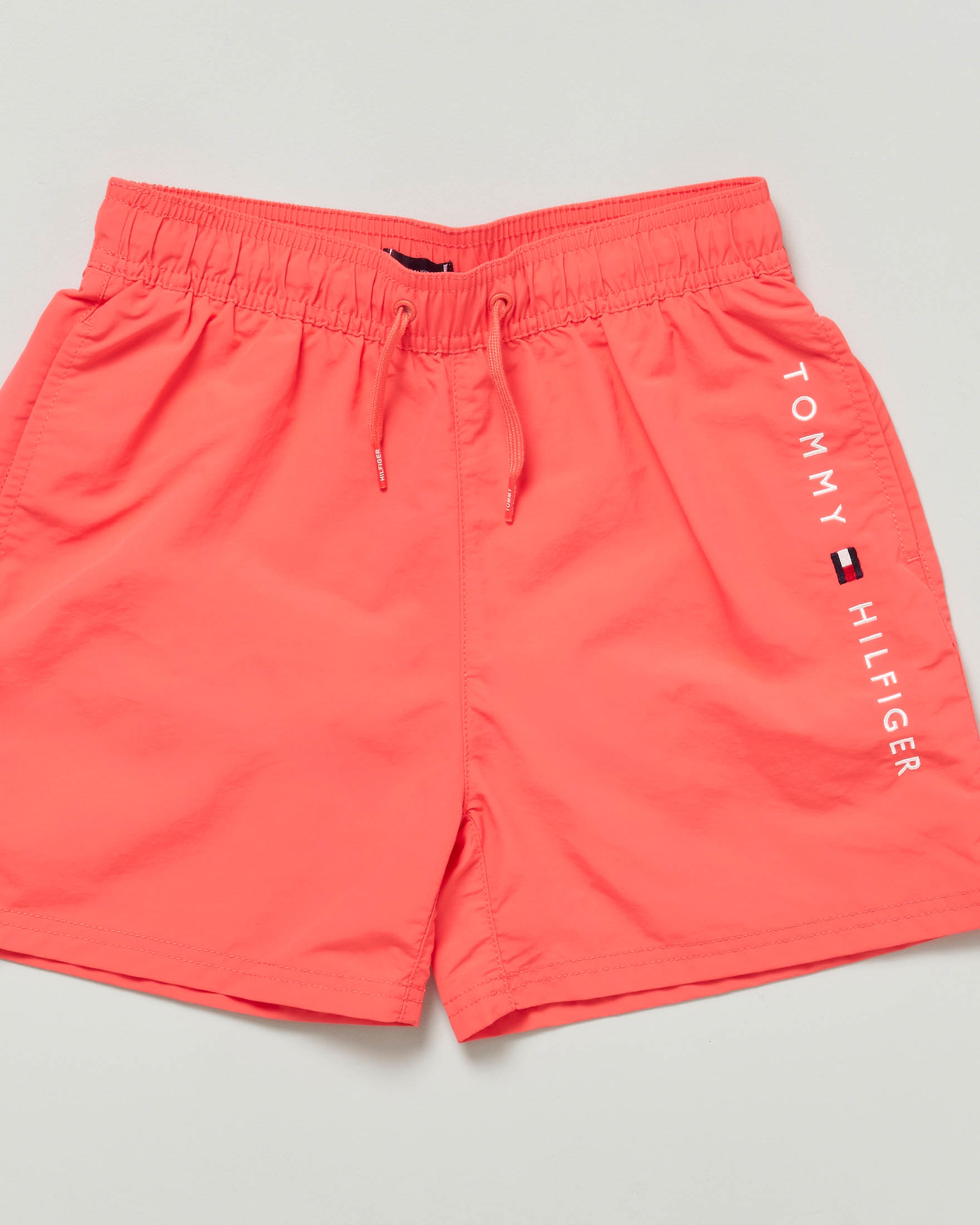 Boxer mare Tommy Hilfiger color corallo con coulisse in vita e logo bianco image