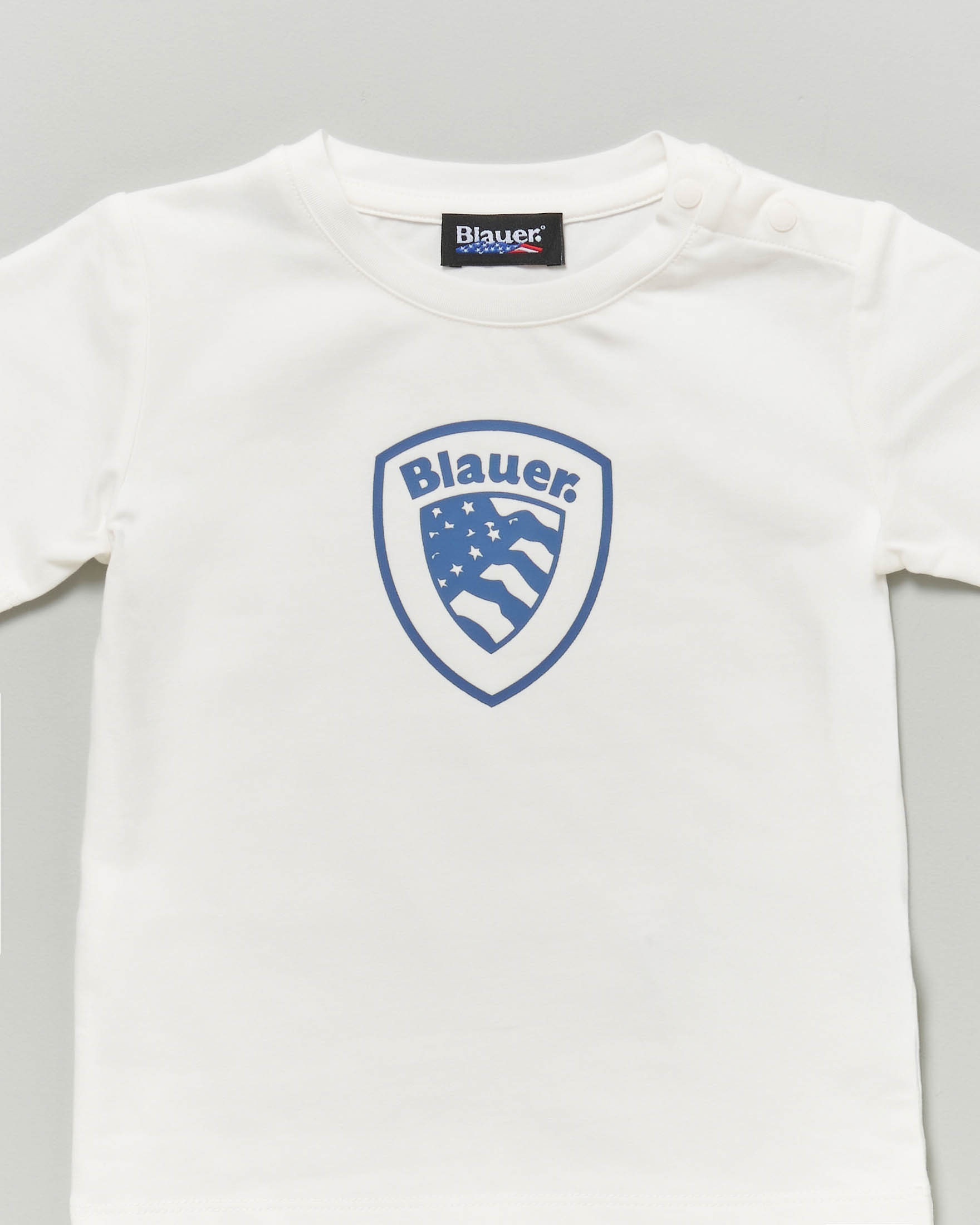 T-shirt bianca Blauer con scudo logo azzurro image