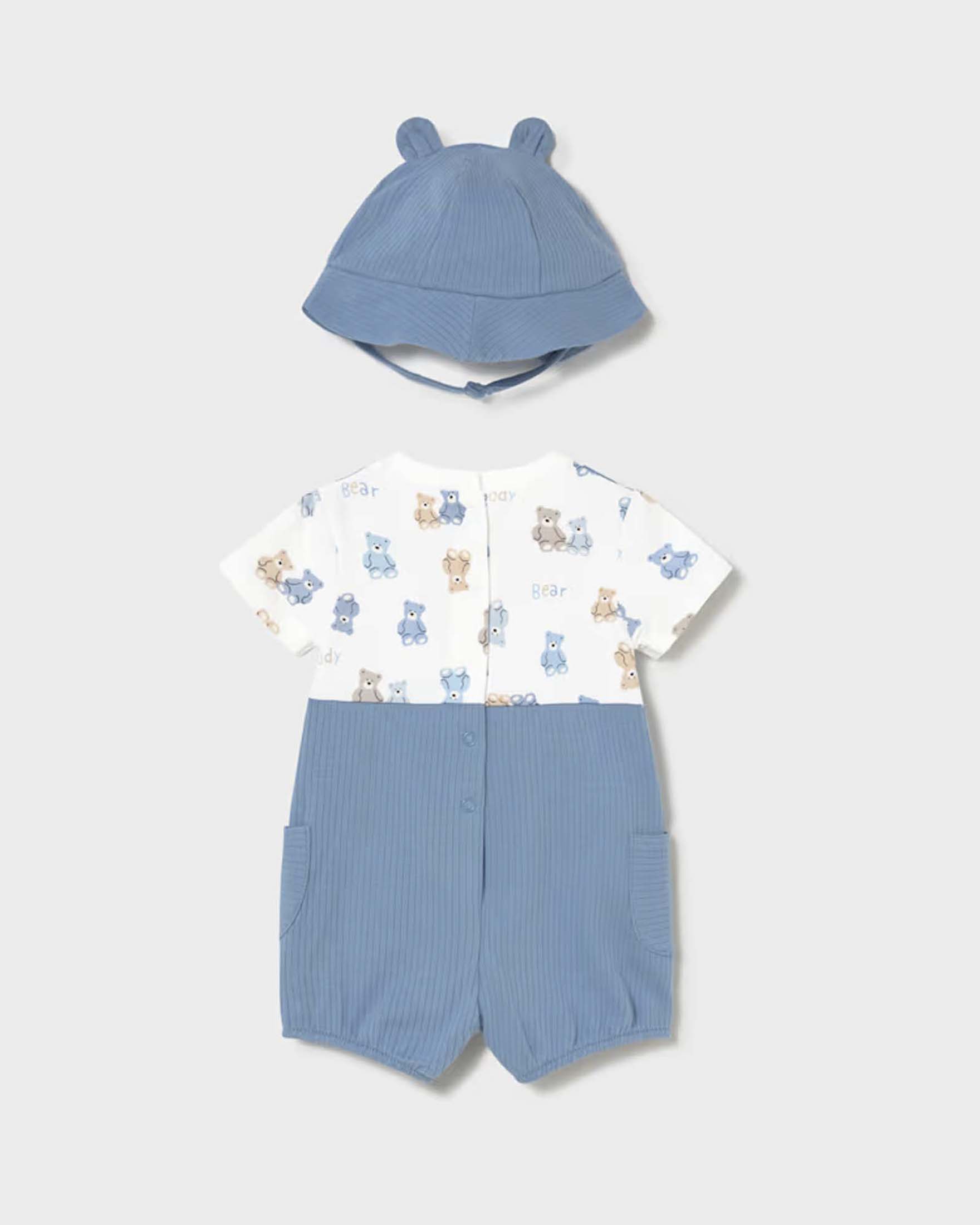 Pagliaccetto salopette Mayoral celeste con orsetti e cappellino con orecchiette